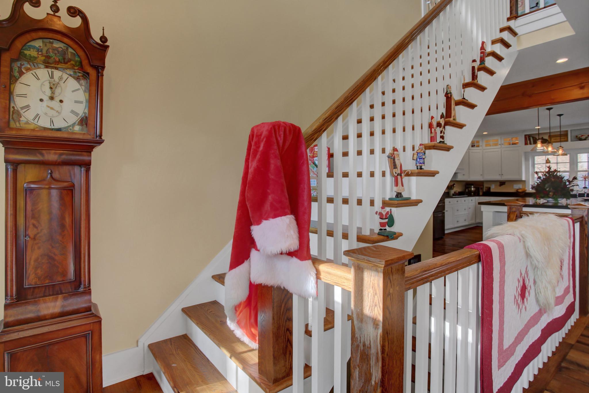 WHITETAIL MOUNTAINSIDE HOMES - Residential