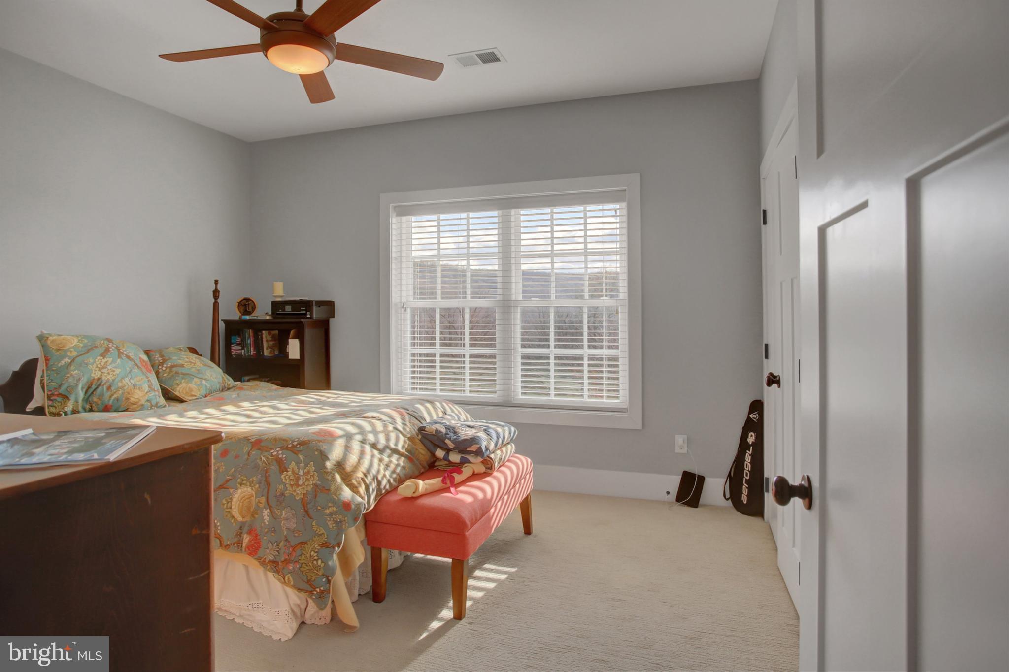 WHITETAIL MOUNTAINSIDE HOMES - Residential