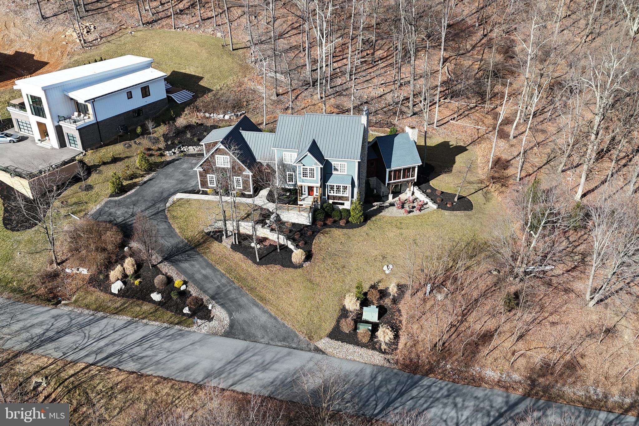 WHITETAIL MOUNTAINSIDE HOMES - Residential