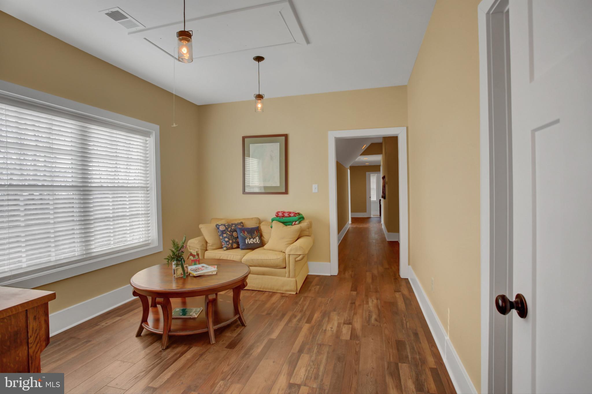 WHITETAIL MOUNTAINSIDE HOMES - Residential