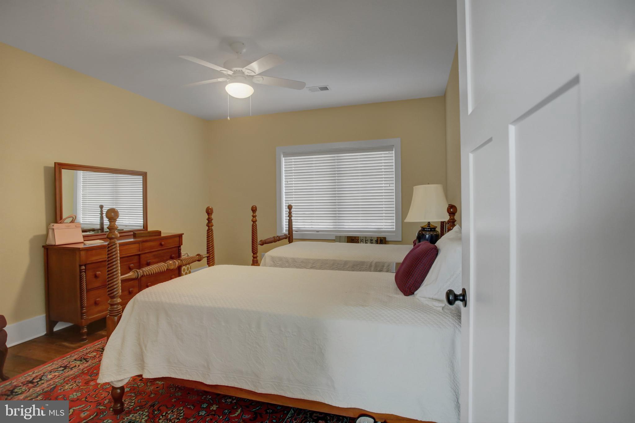 WHITETAIL MOUNTAINSIDE HOMES - Residential