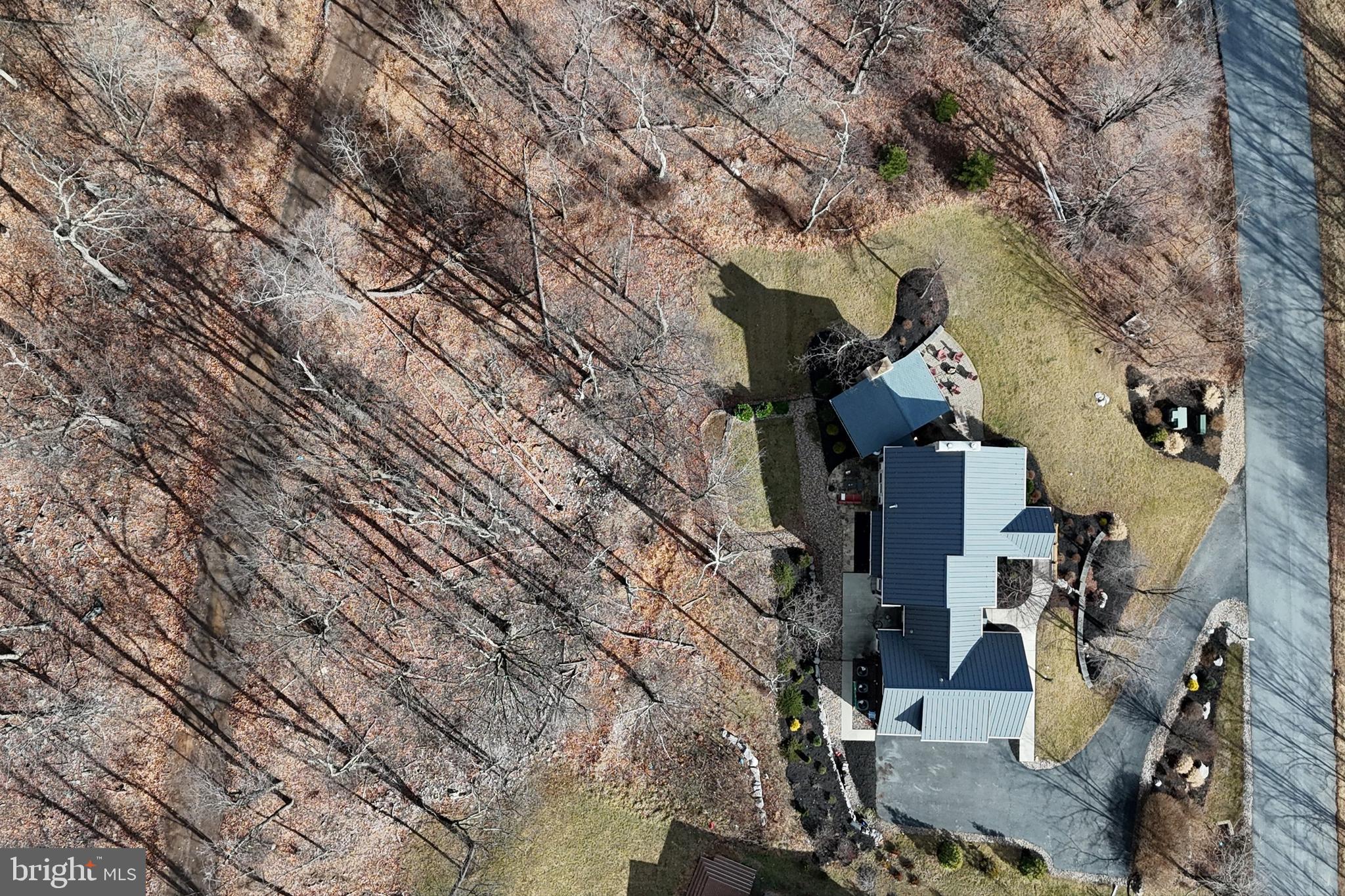 WHITETAIL MOUNTAINSIDE HOMES - Residential