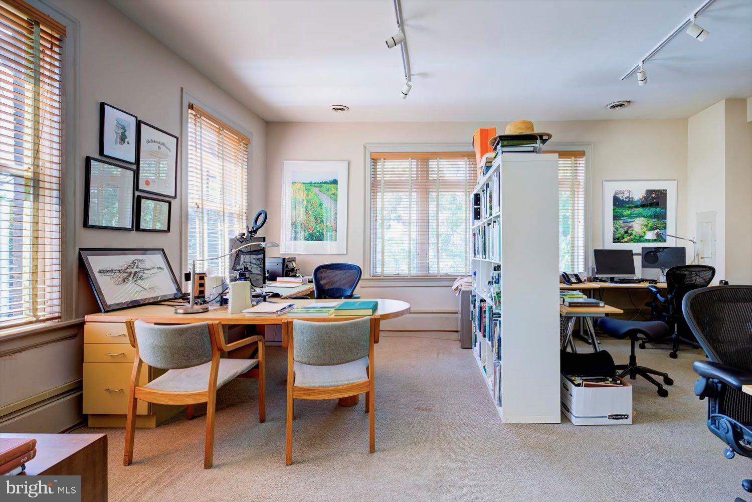 CAPITOL HILL - Residential