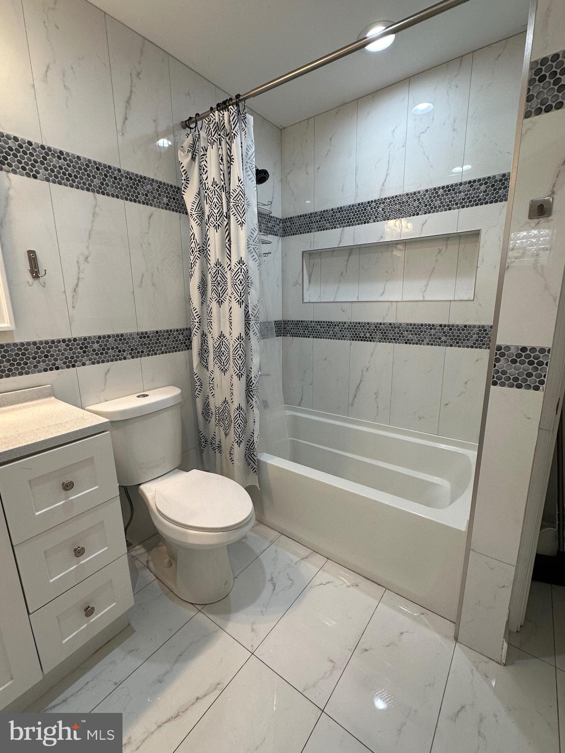 PASSYUNK SQUARE - Residential Lease