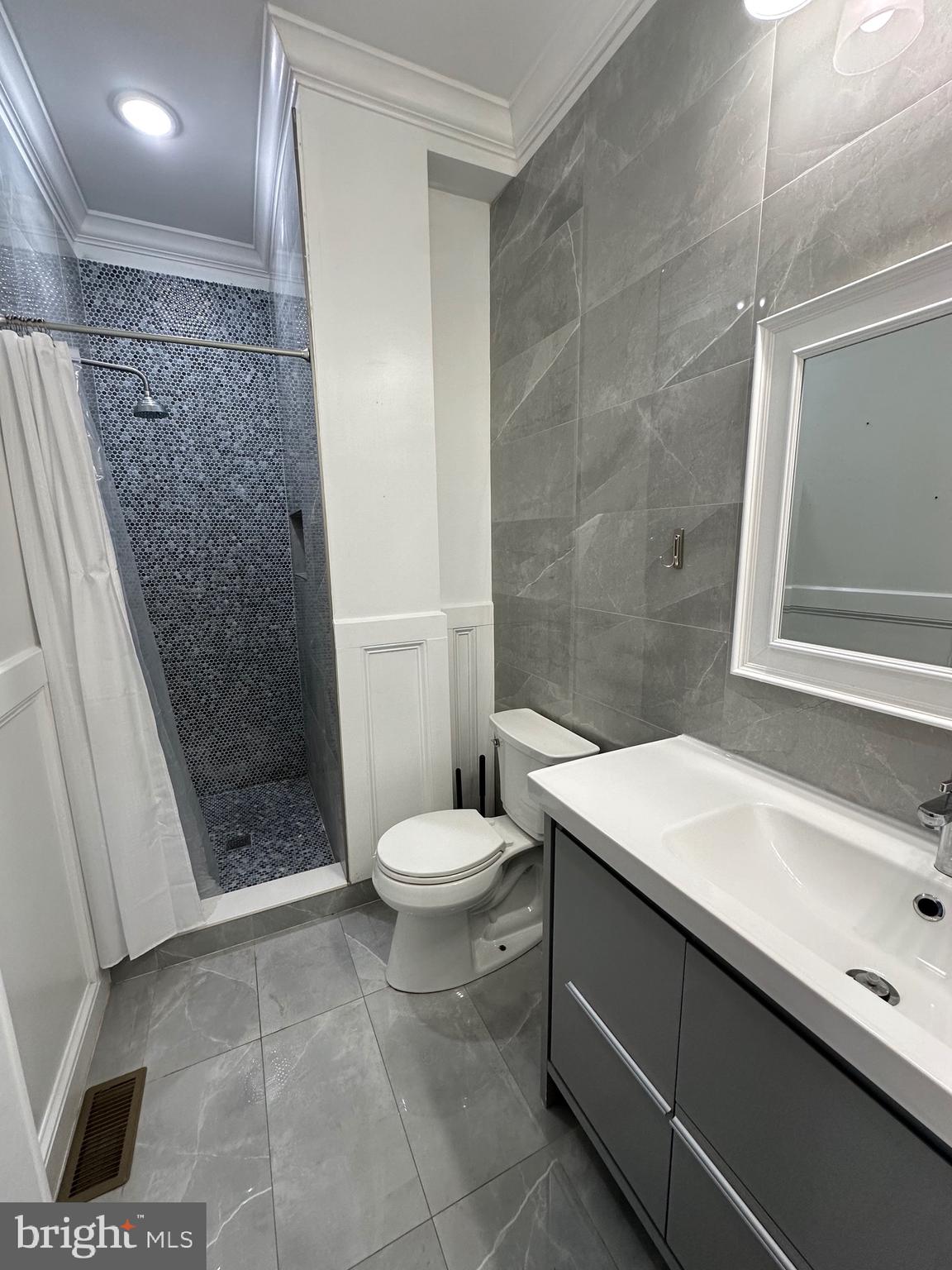 PASSYUNK SQUARE - Residential Lease