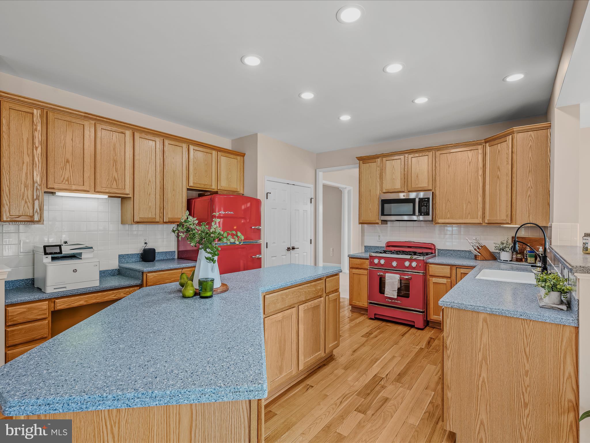 LOCUST HILL - Residential