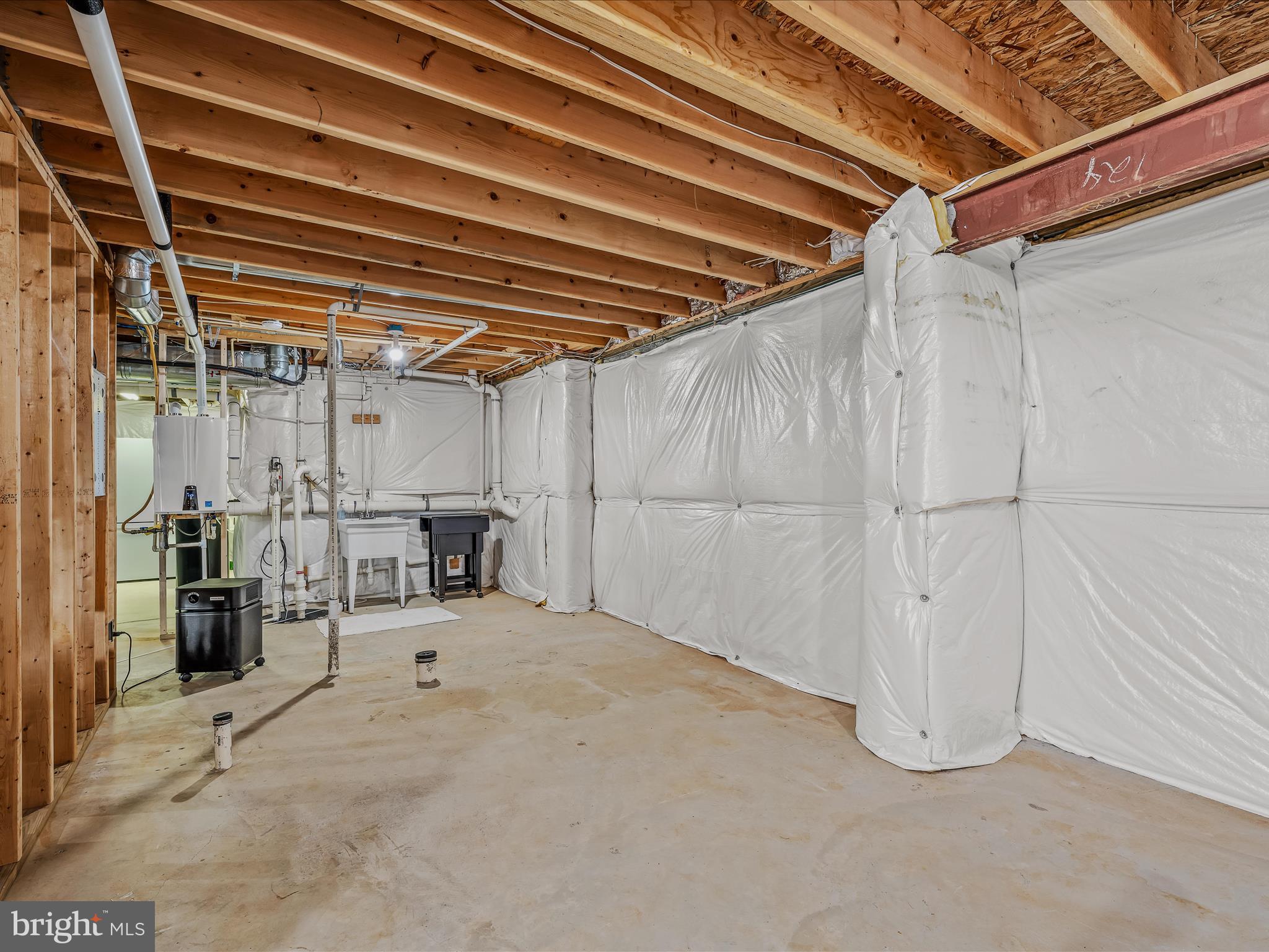 LOCUST HILL - Residential