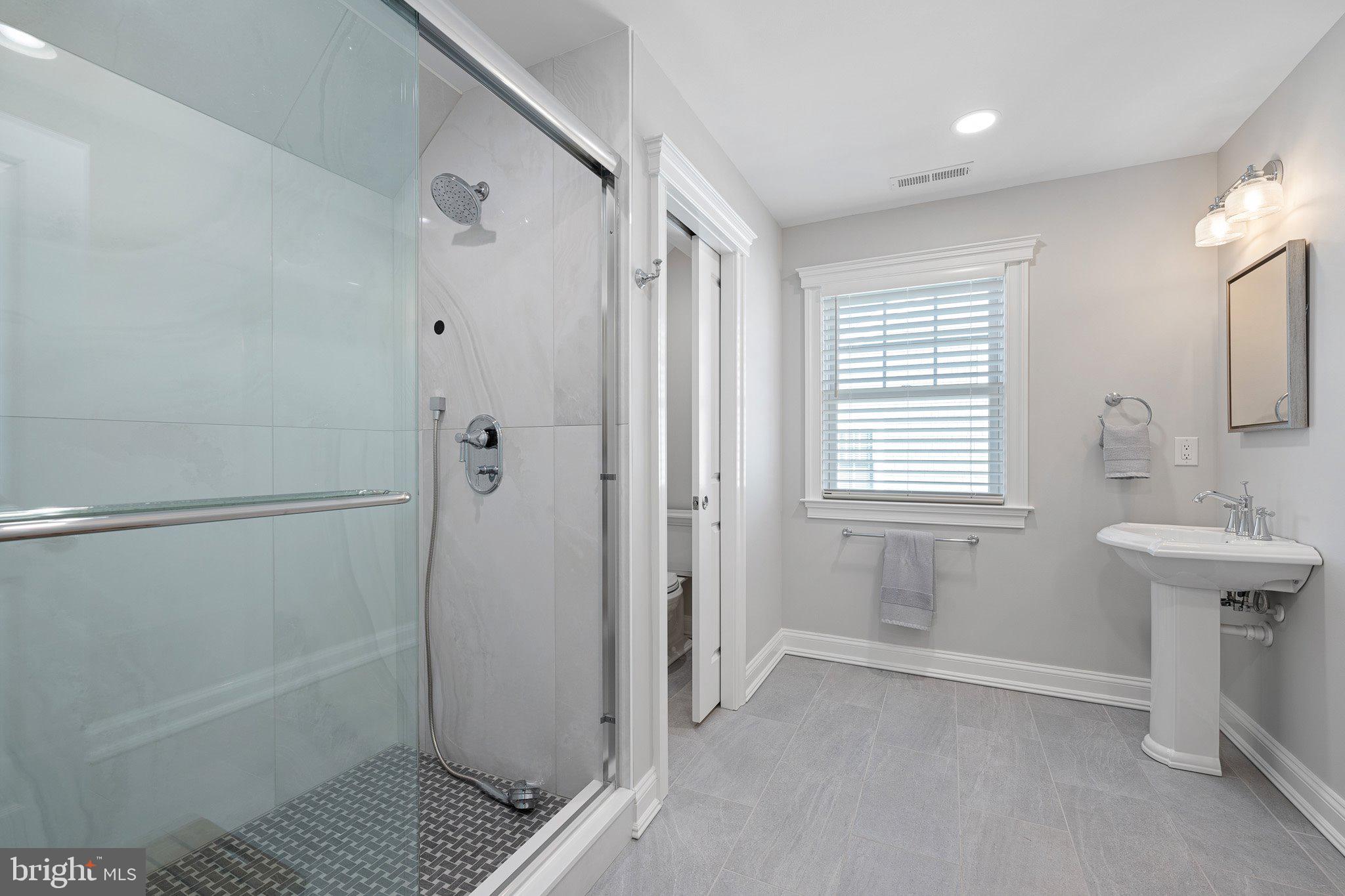 SALT POND - Residential