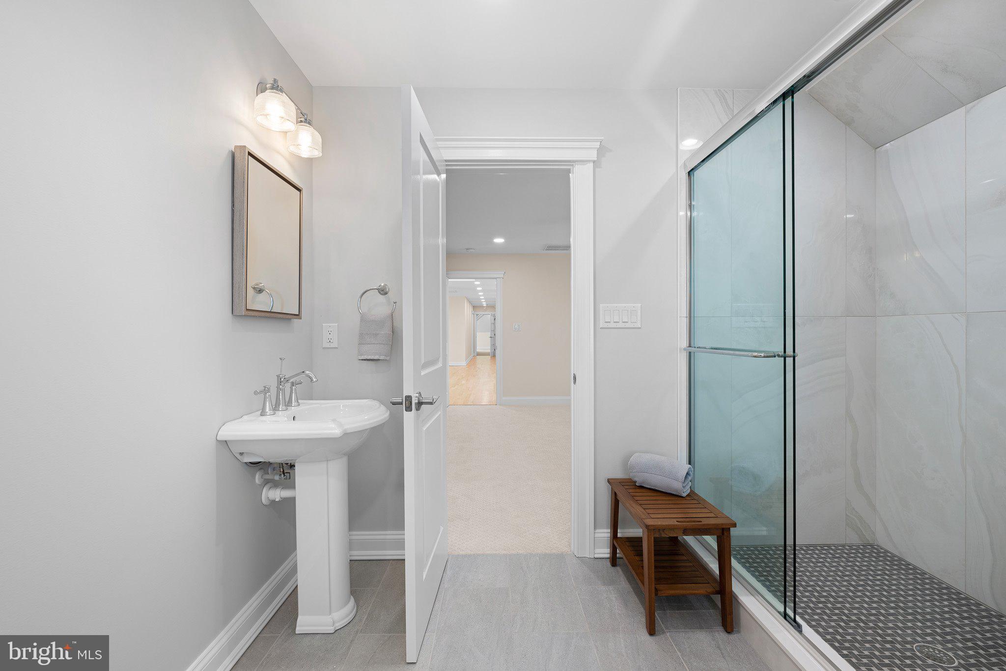 SALT POND - Residential