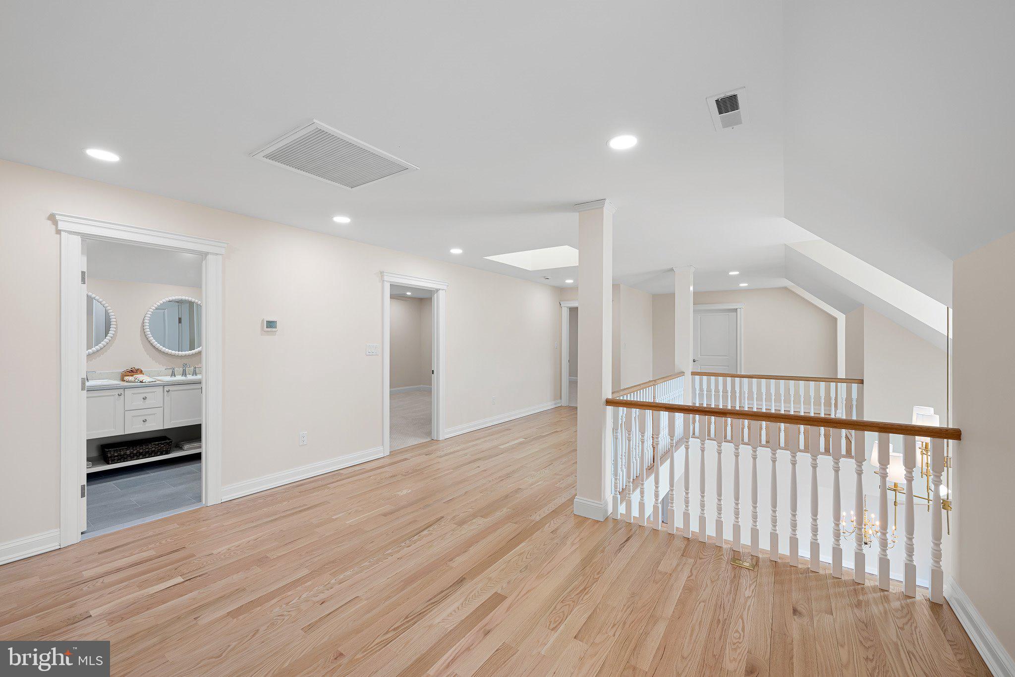 SALT POND - Residential