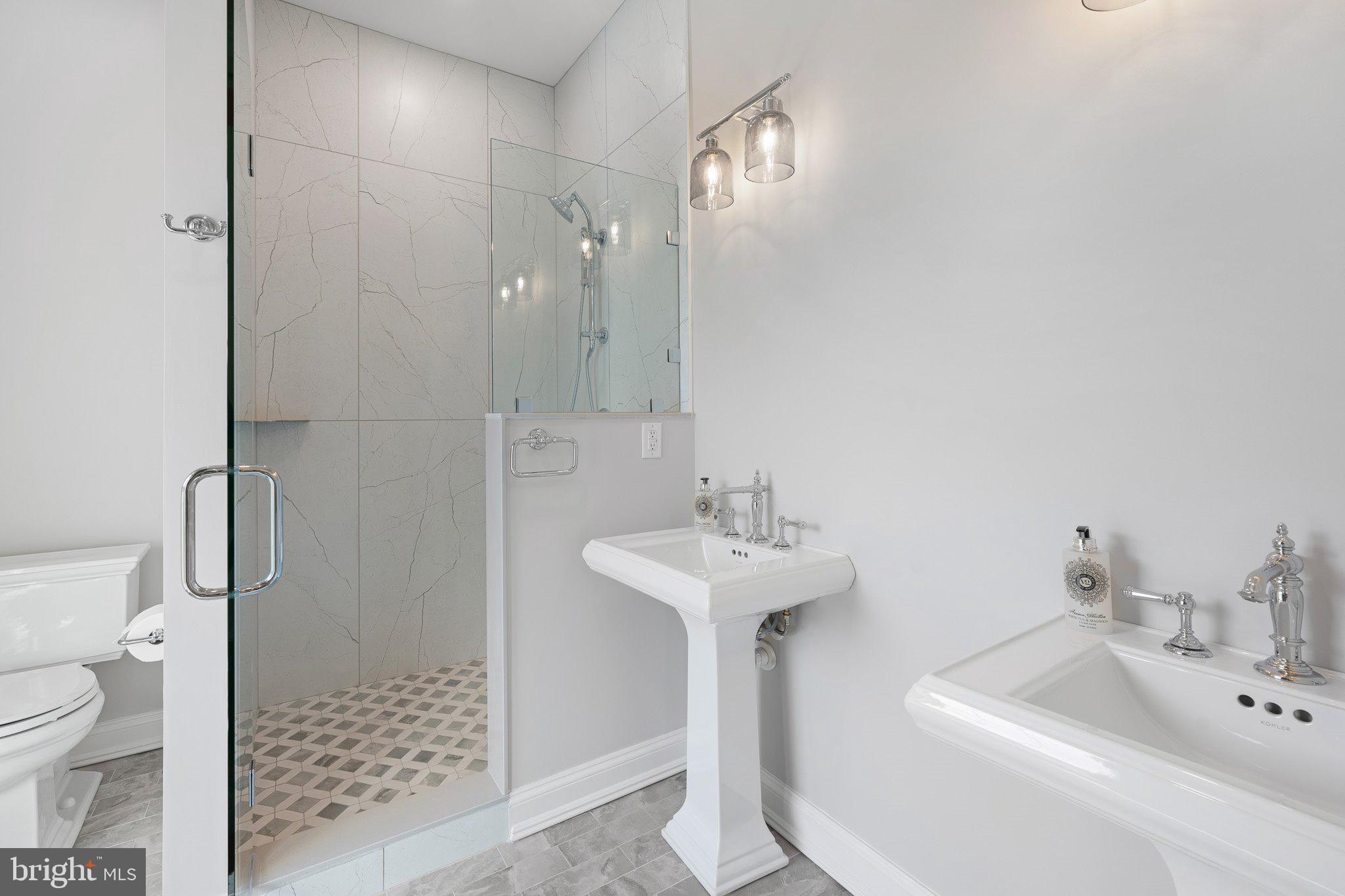 SALT POND - Residential