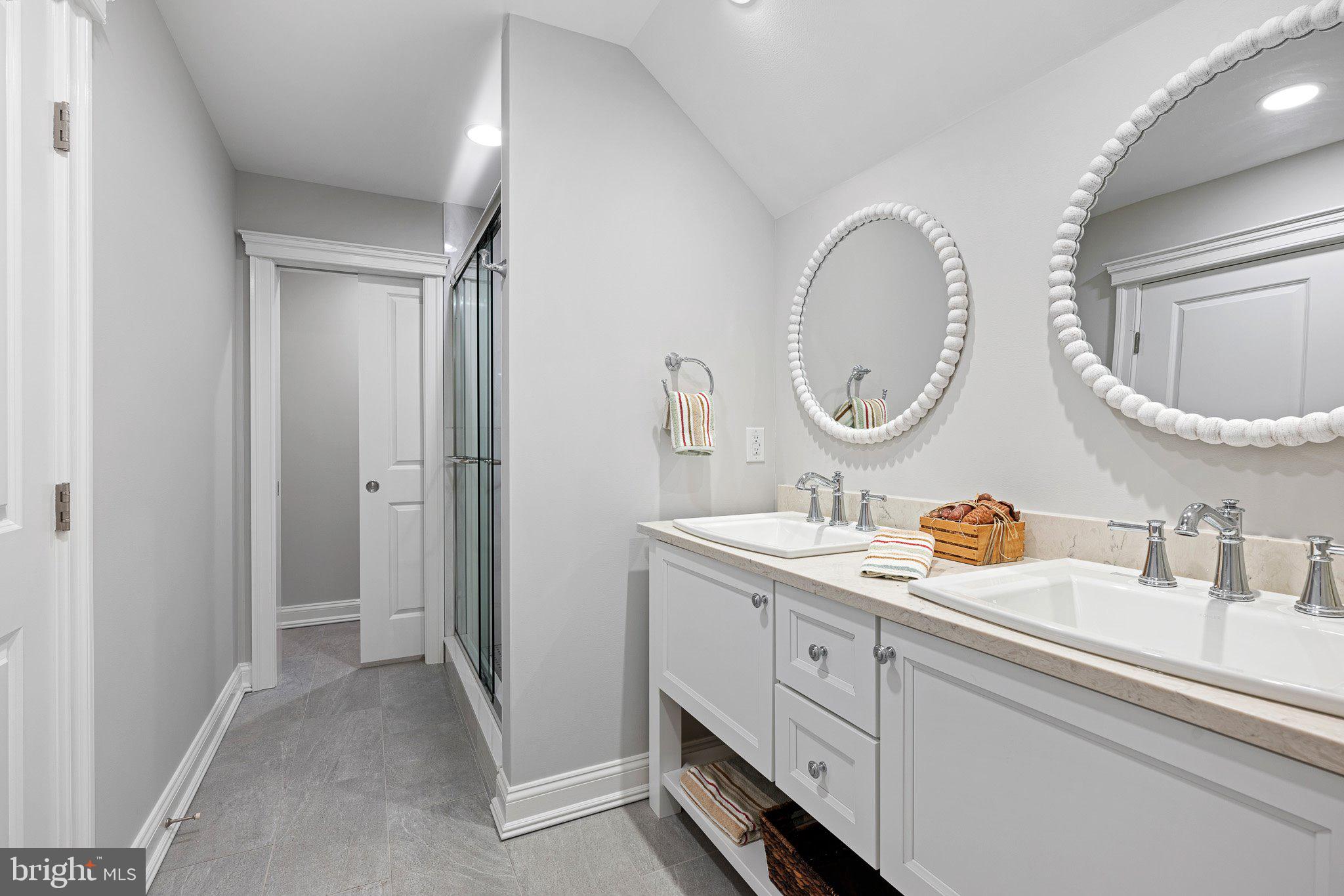 SALT POND - Residential