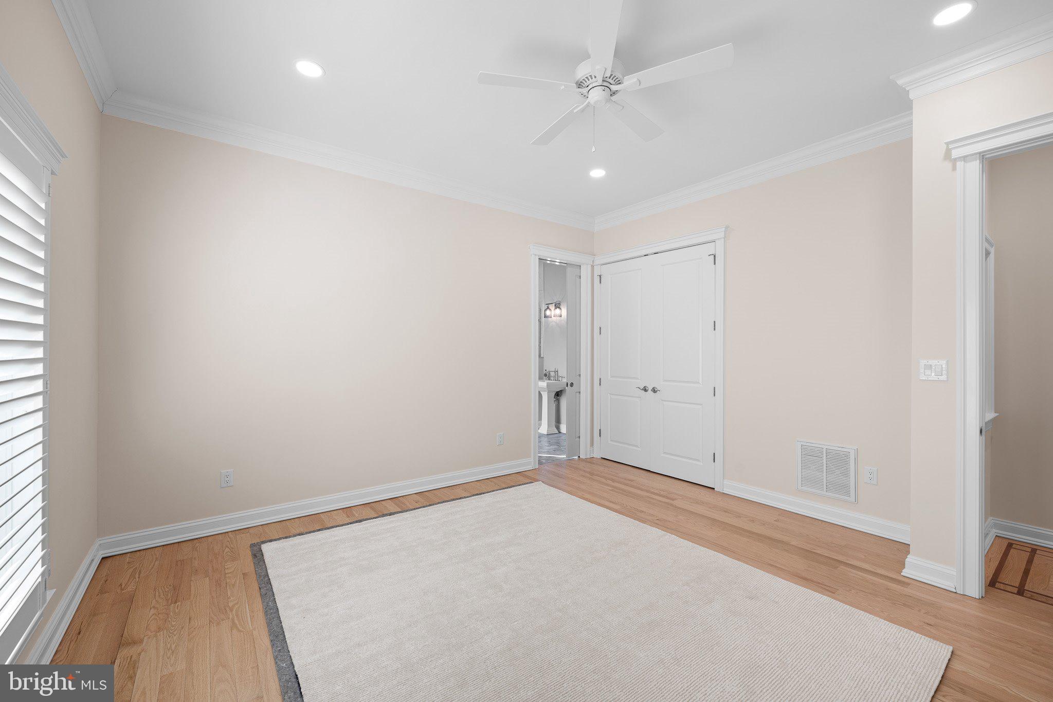 SALT POND - Residential