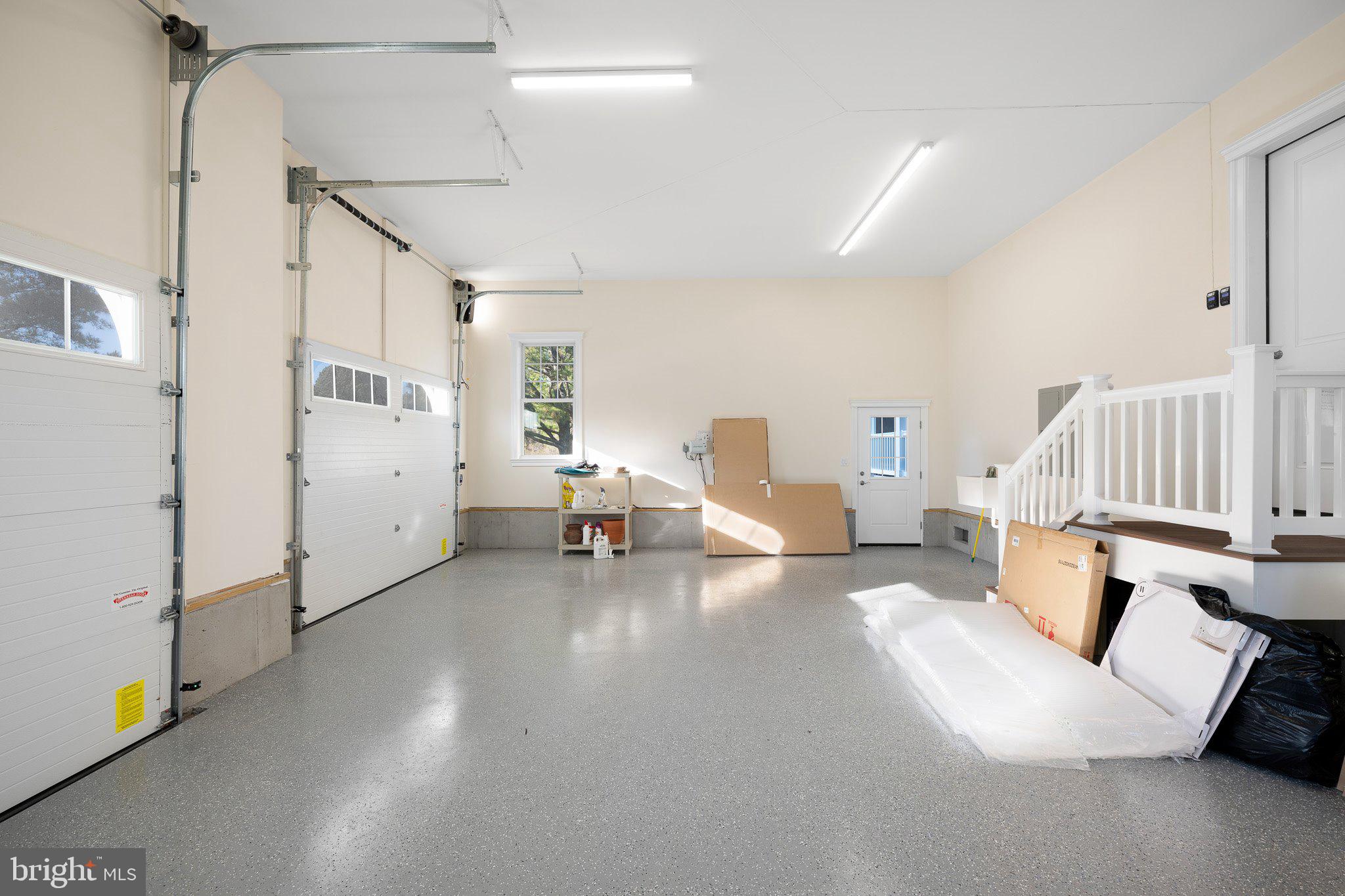 SALT POND - Residential