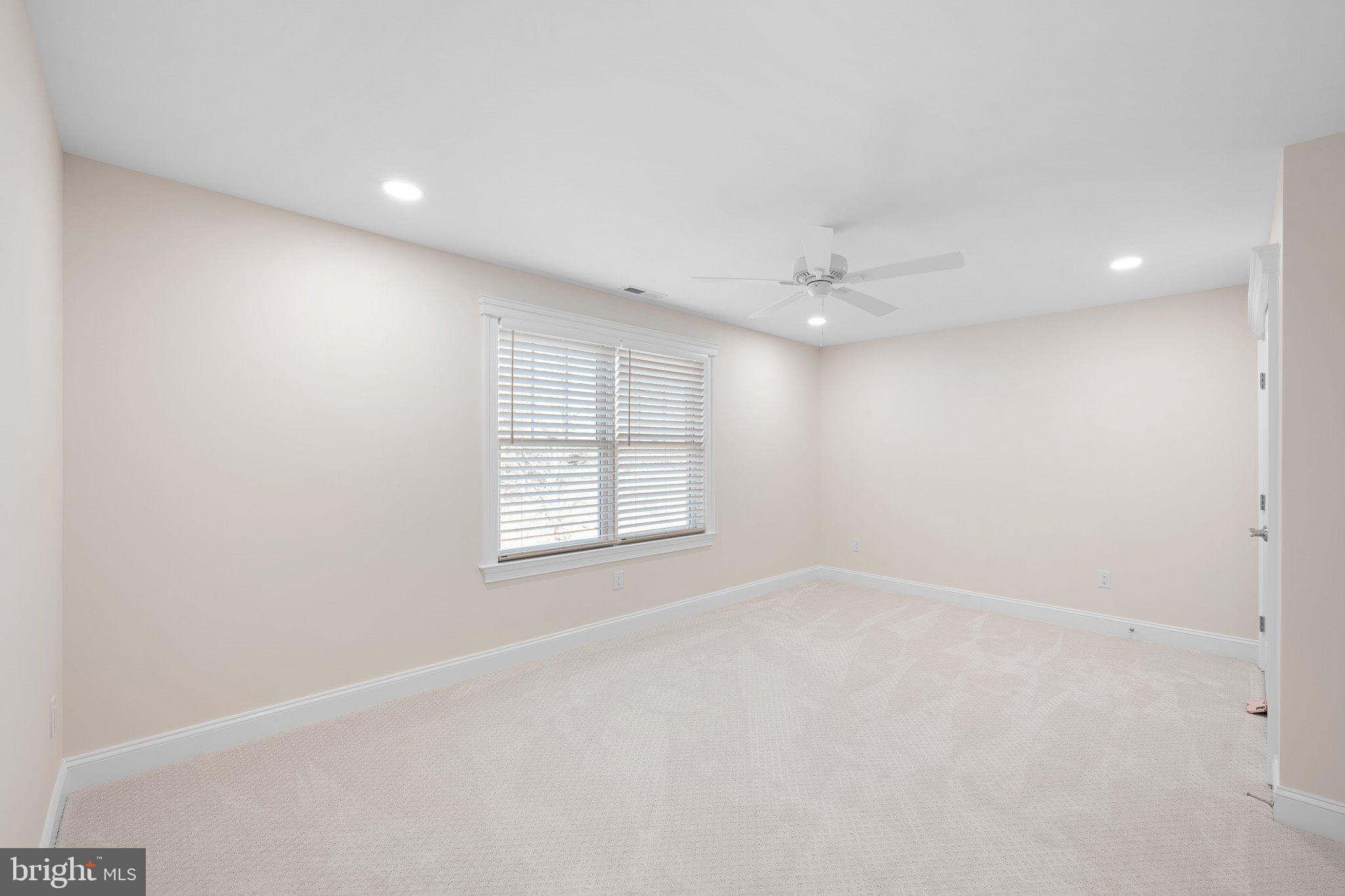 SALT POND - Residential