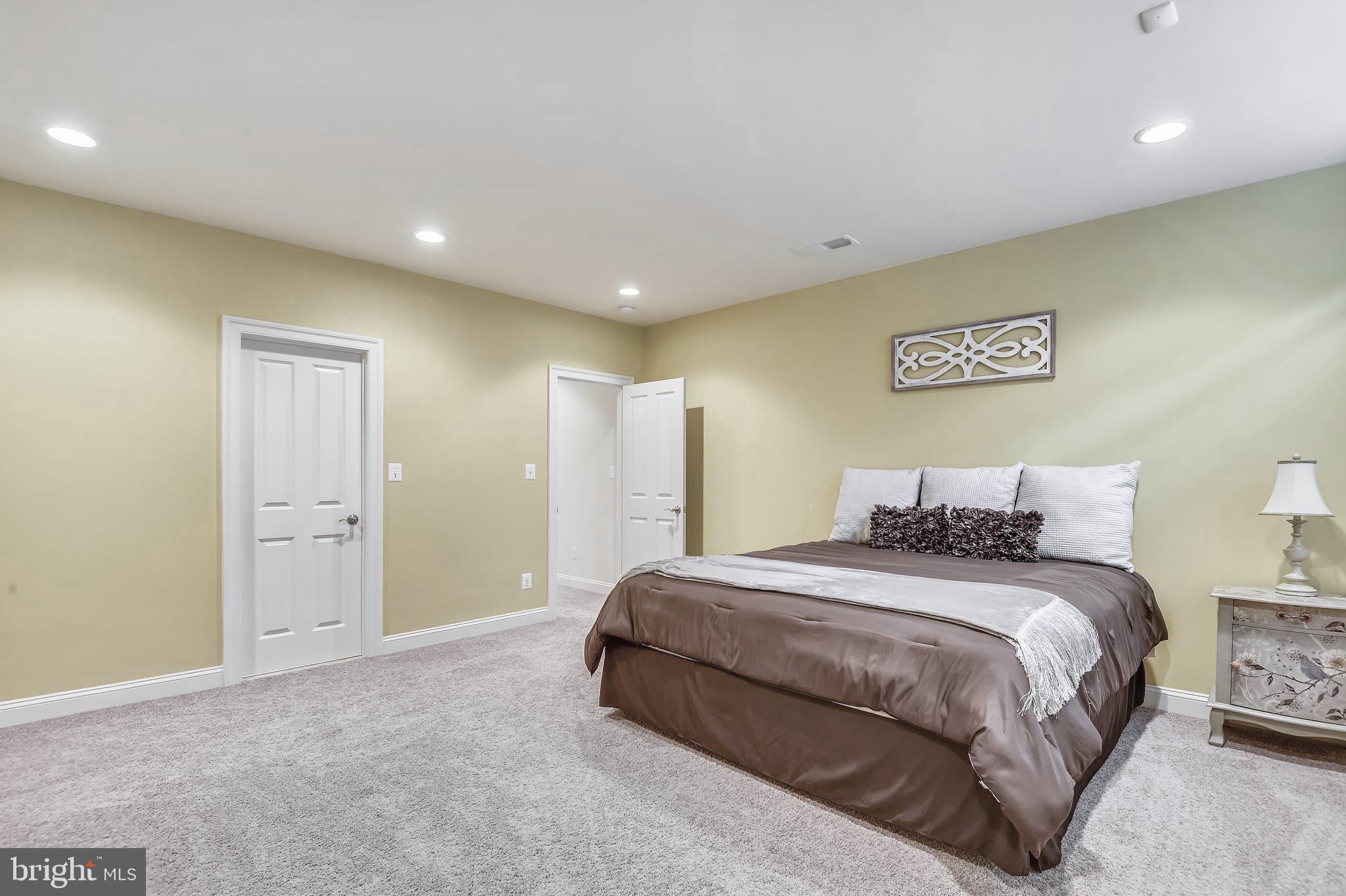 CREEK CROSSING VILLA - Residential