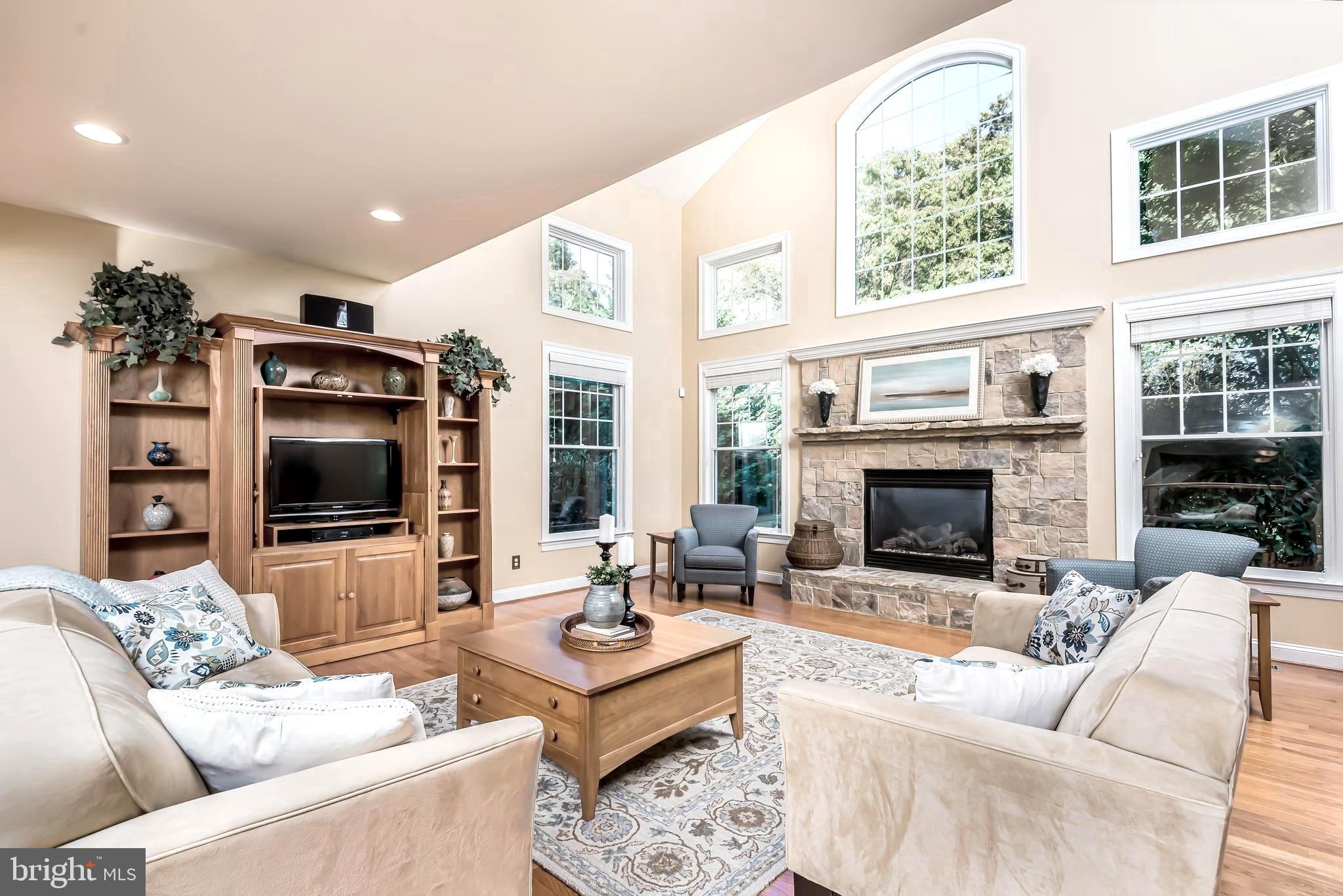 CREEK CROSSING VILLA - Residential