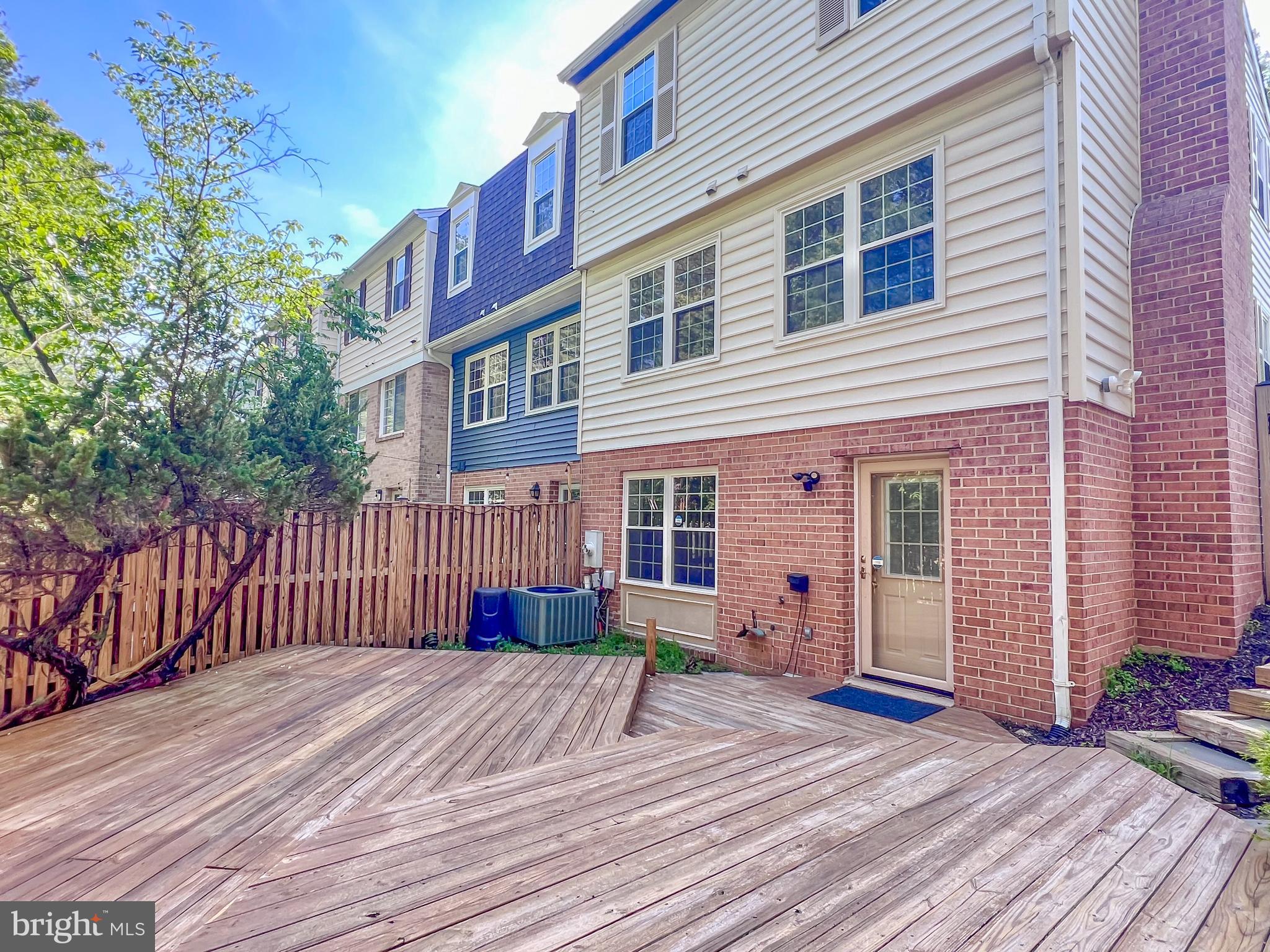 FRANCONIA COMMONS - Residential