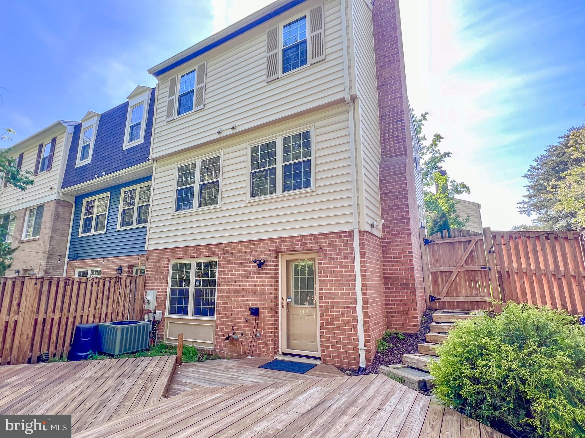 FRANCONIA COMMONS - Residential