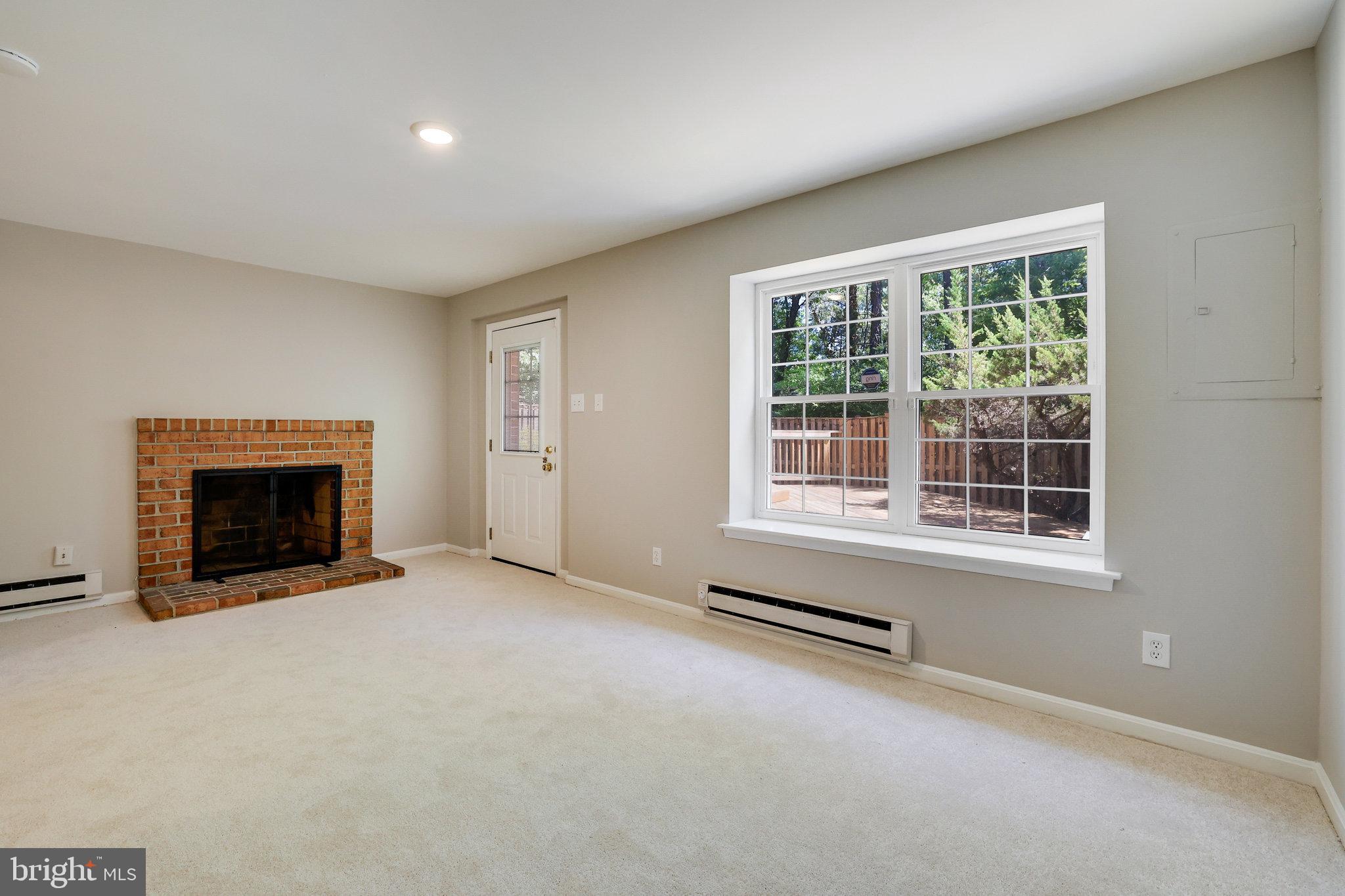 FRANCONIA COMMONS - Residential