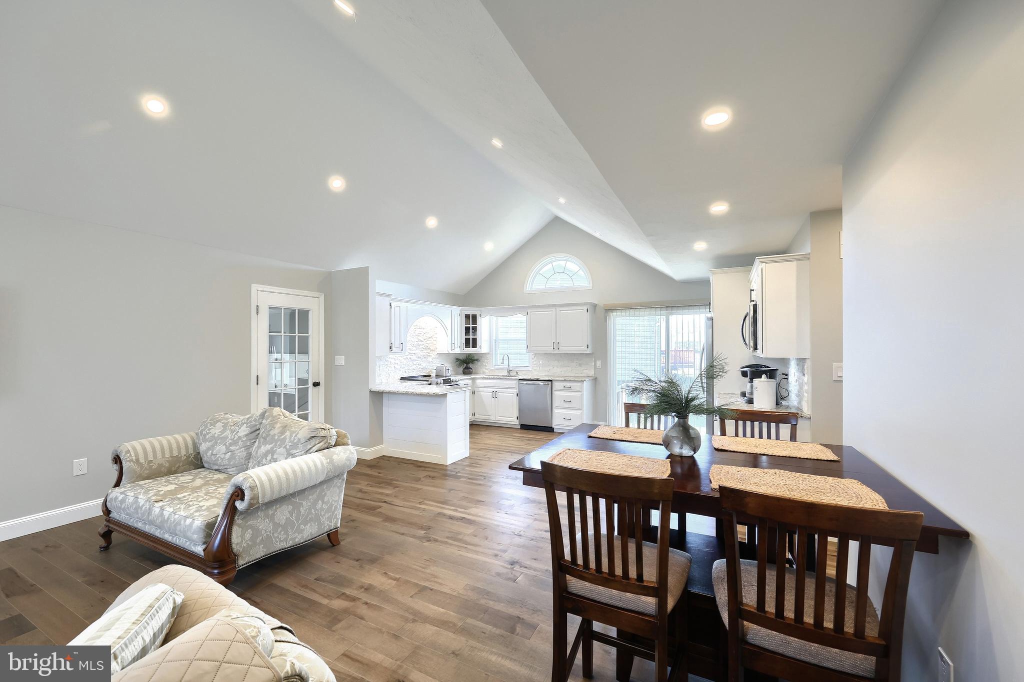 LAKE MEADE - Residential