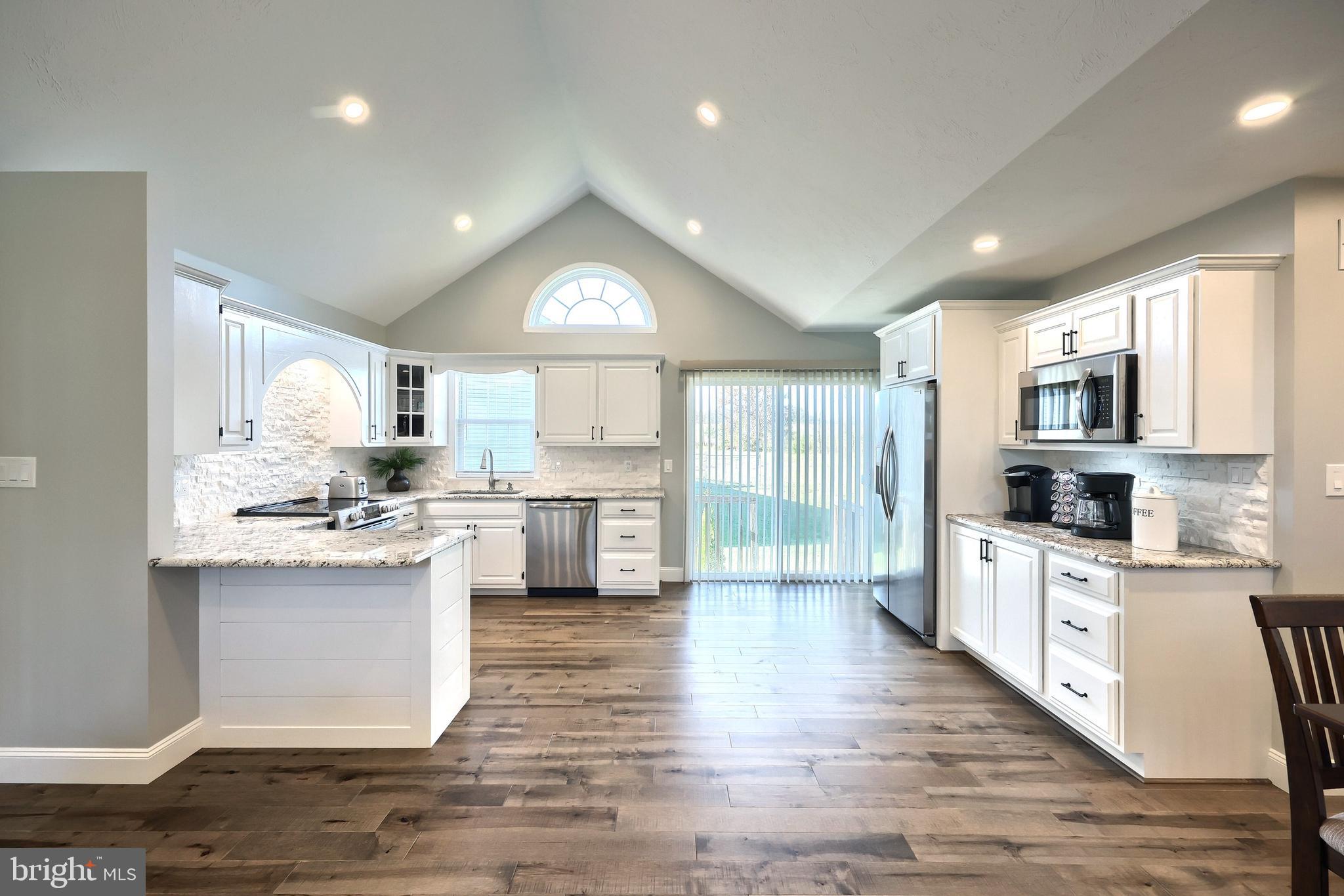 LAKE MEADE - Residential