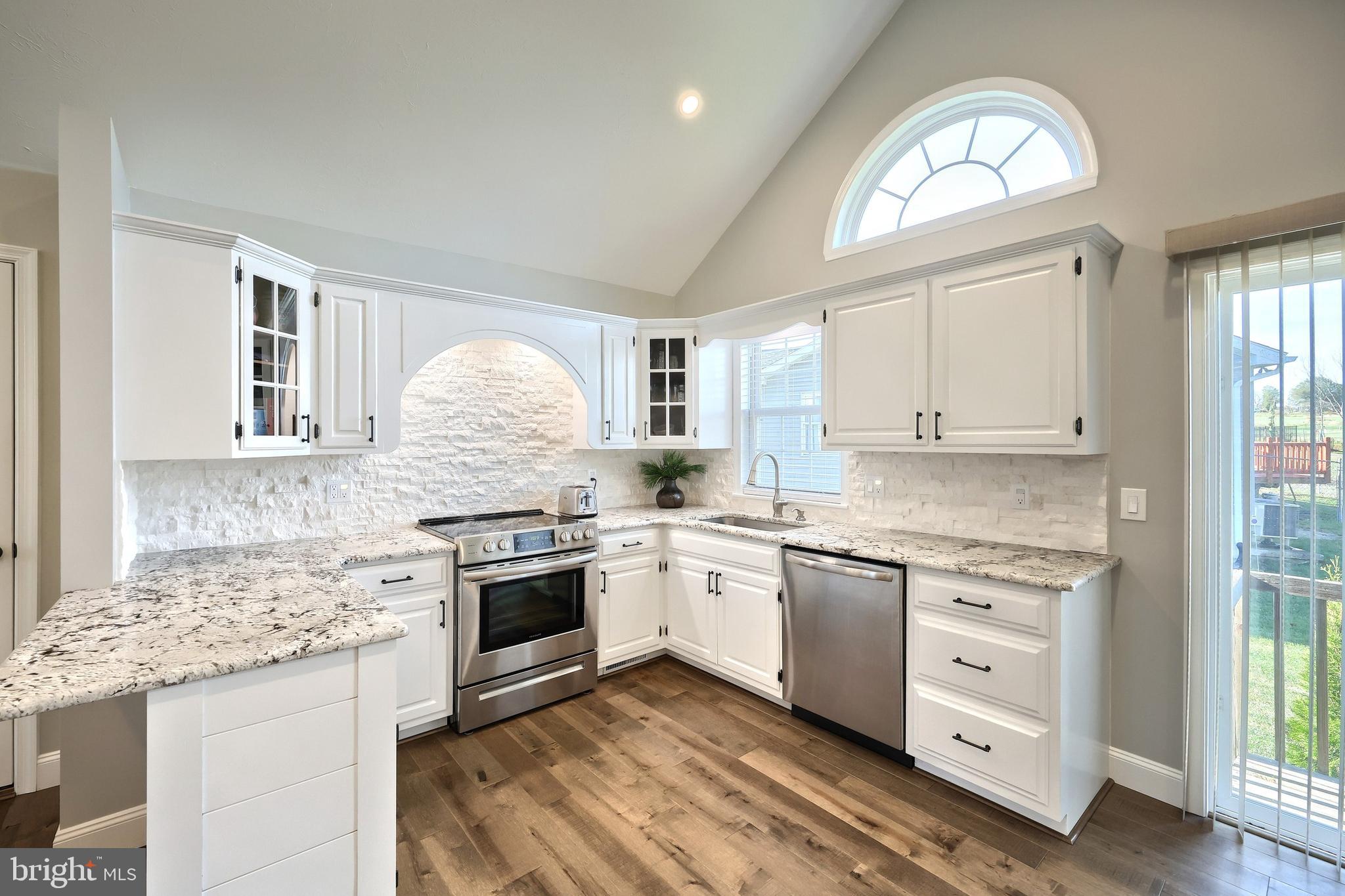 LAKE MEADE - Residential