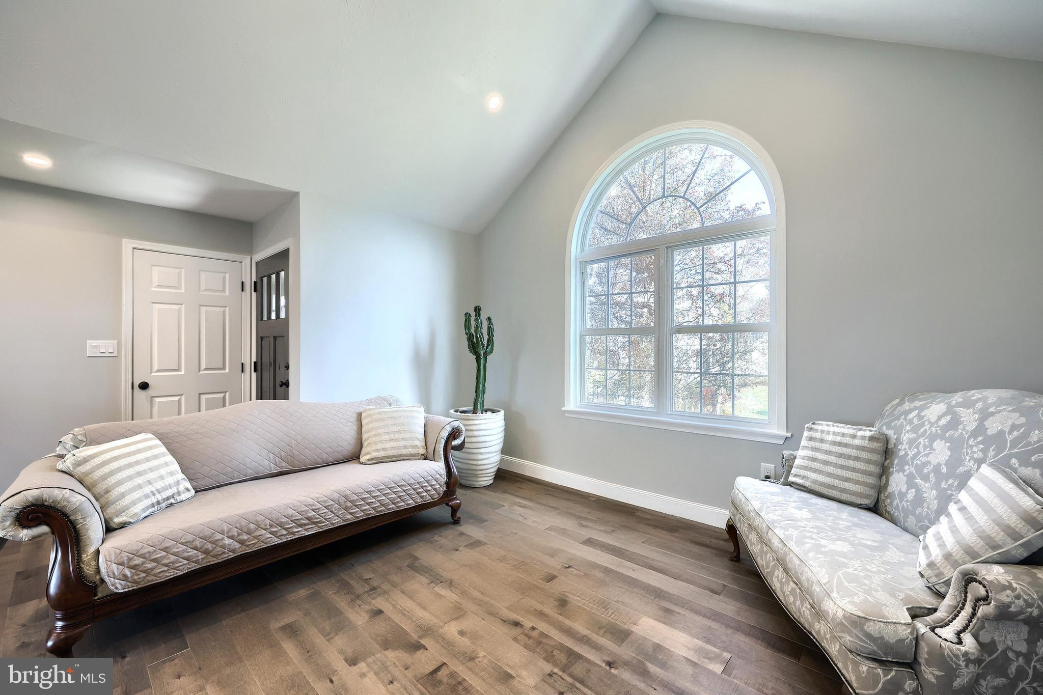 LAKE MEADE - Residential