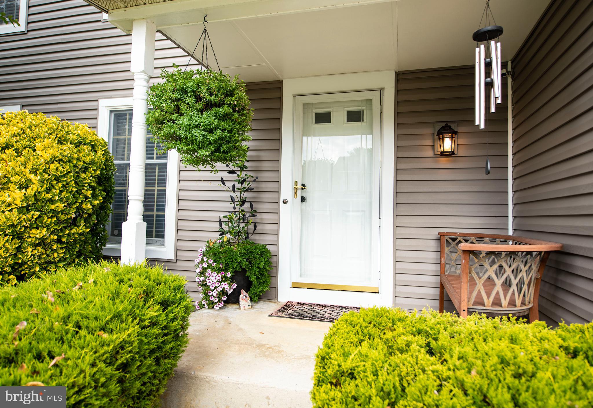 CONSTANT FRIENDSHIP - Residential