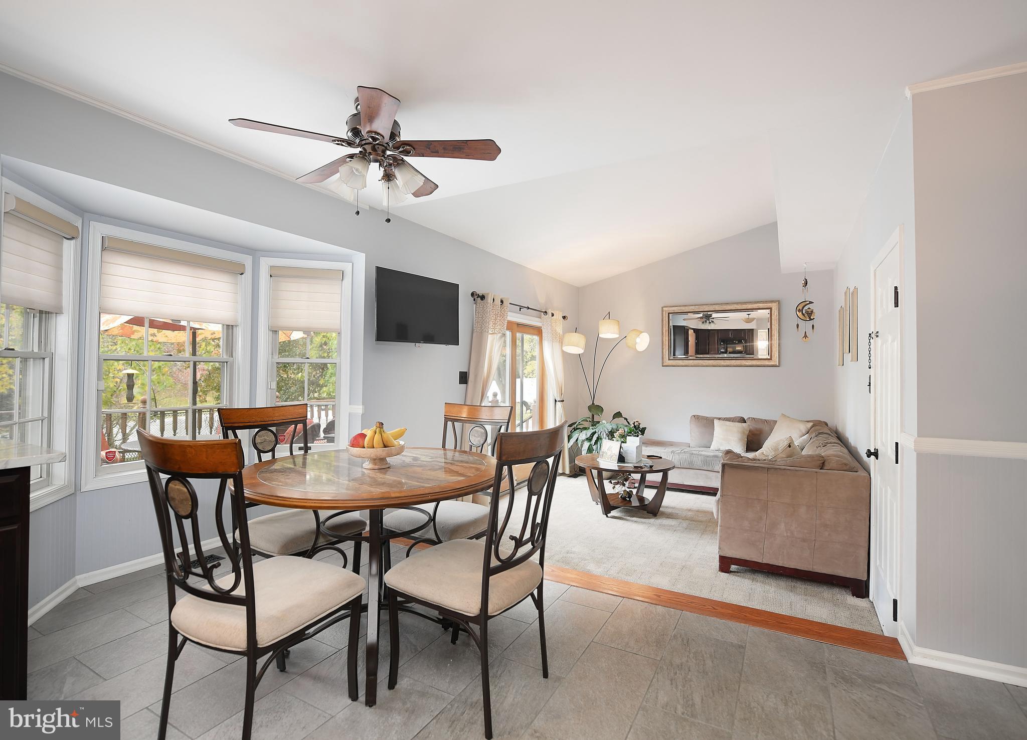 CONSTANT FRIENDSHIP - Residential