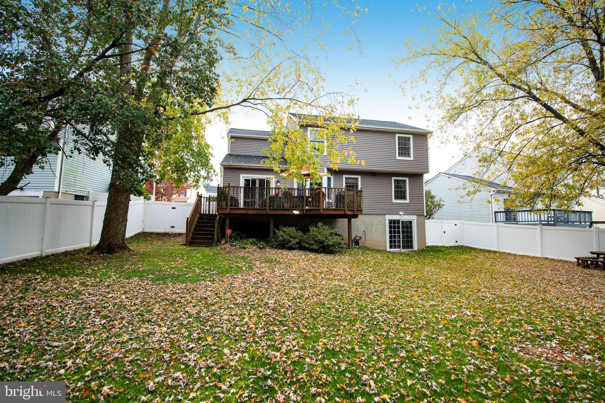 CONSTANT FRIENDSHIP - Residential