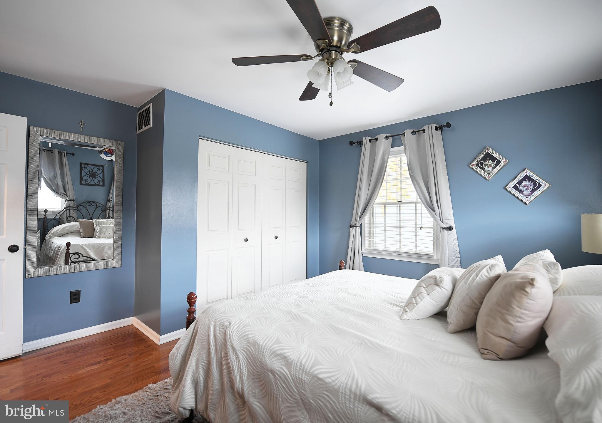 CONSTANT FRIENDSHIP - Residential