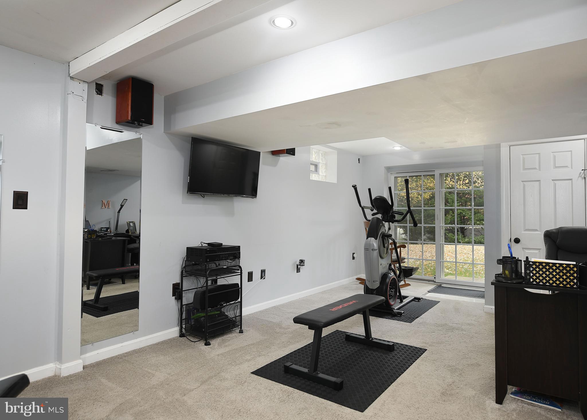 CONSTANT FRIENDSHIP - Residential