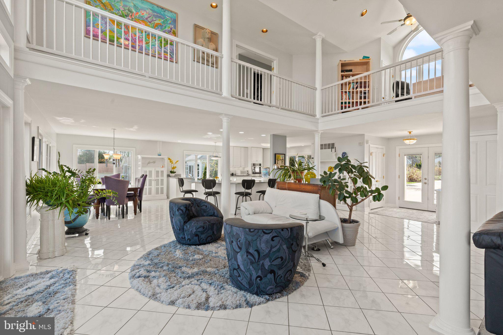 WILLOUGHBY BEACH - Residential