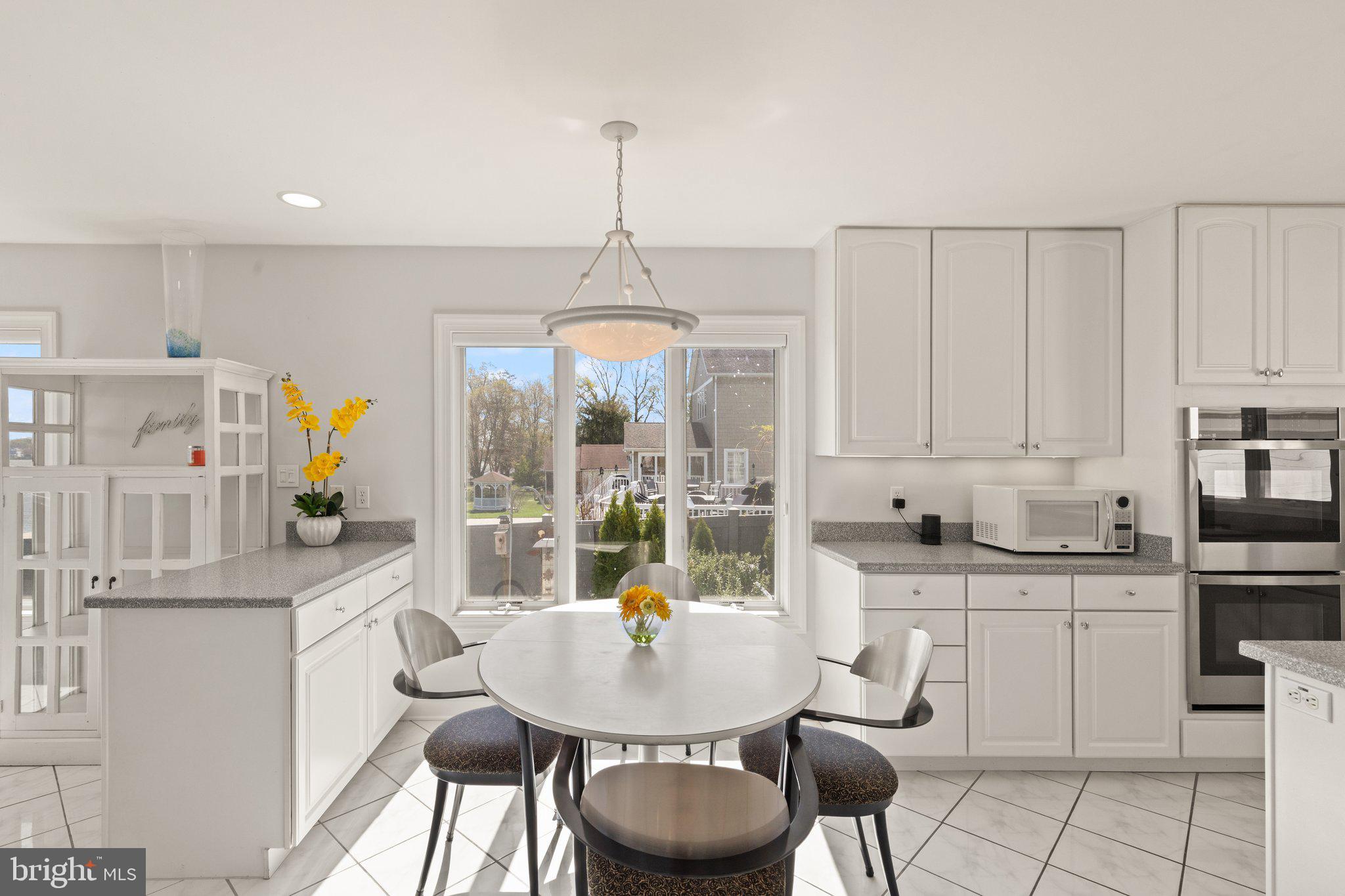 WILLOUGHBY BEACH - Residential