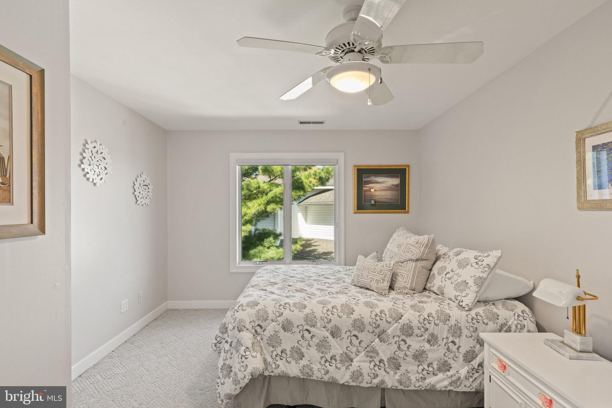 WILLOUGHBY BEACH - Residential