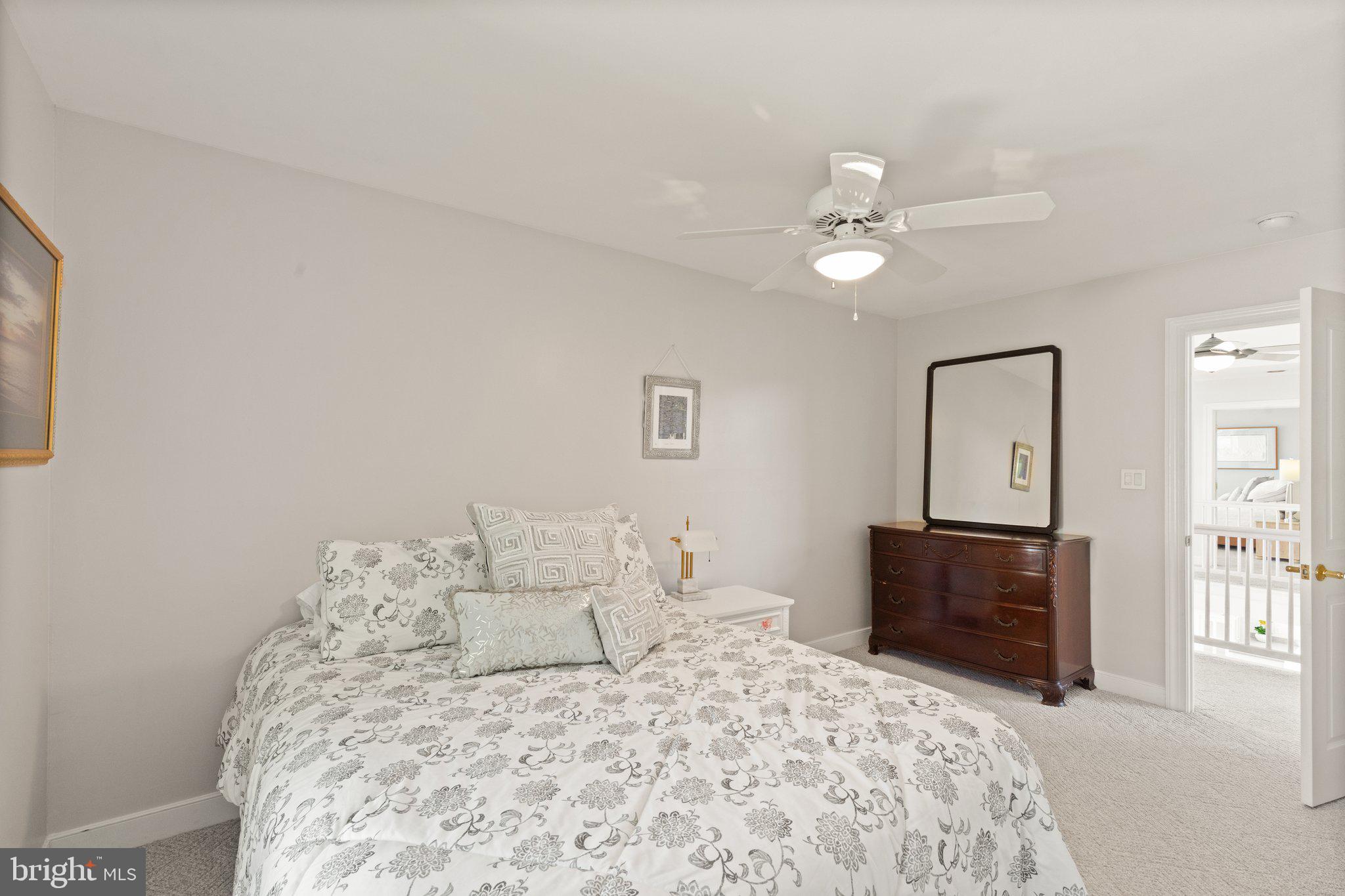 WILLOUGHBY BEACH - Residential