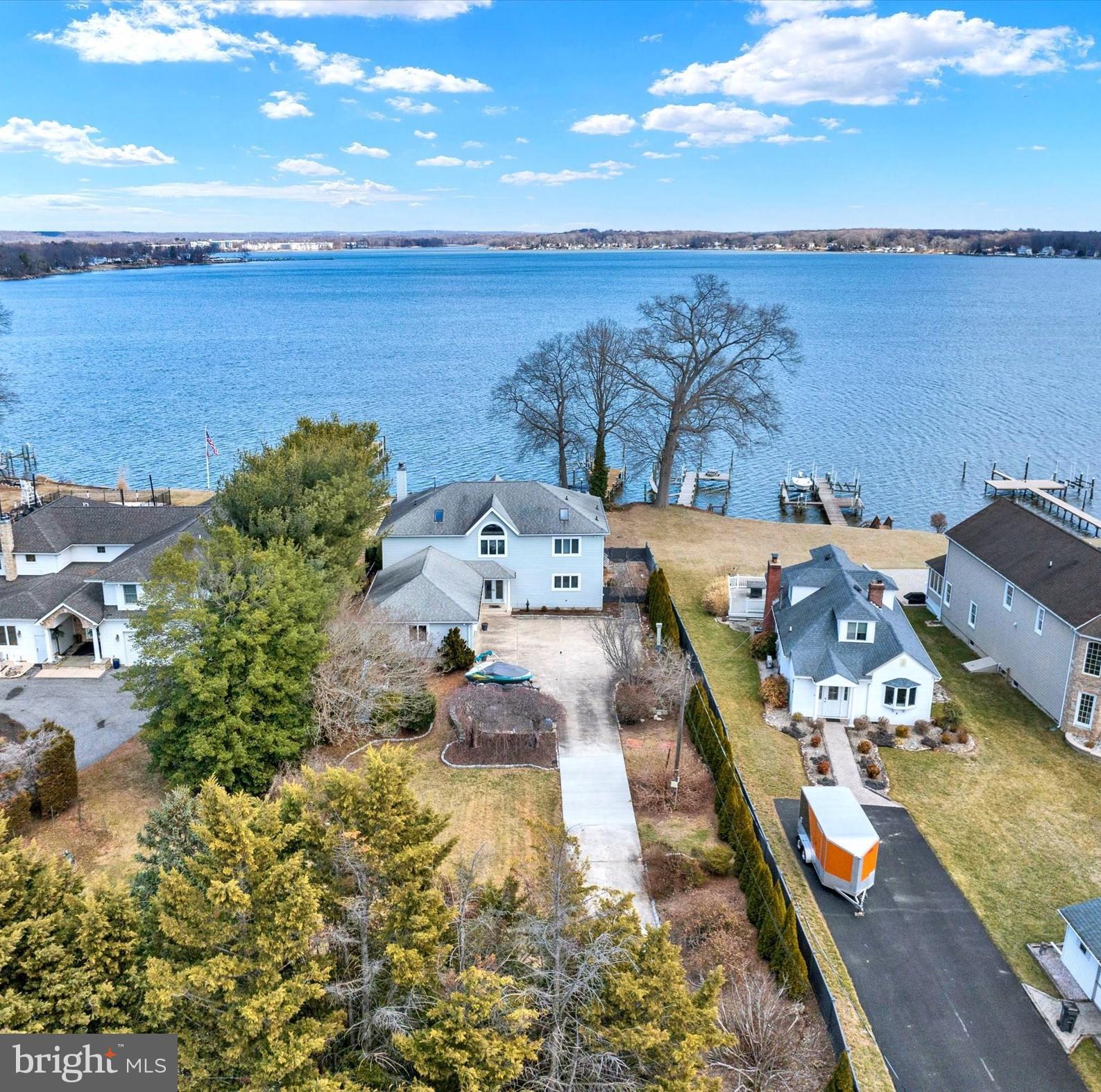 WILLOUGHBY BEACH - Residential