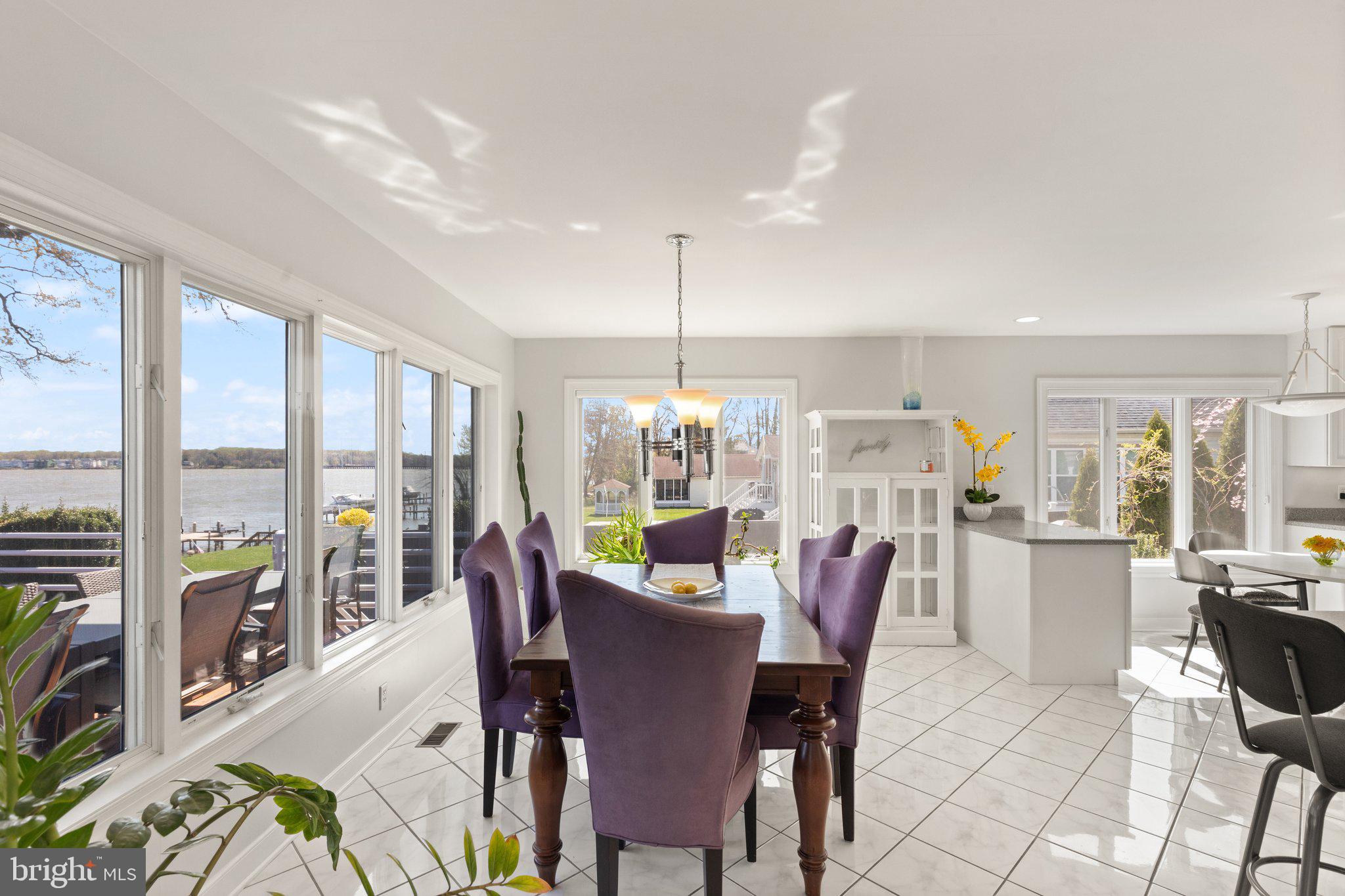 WILLOUGHBY BEACH - Residential