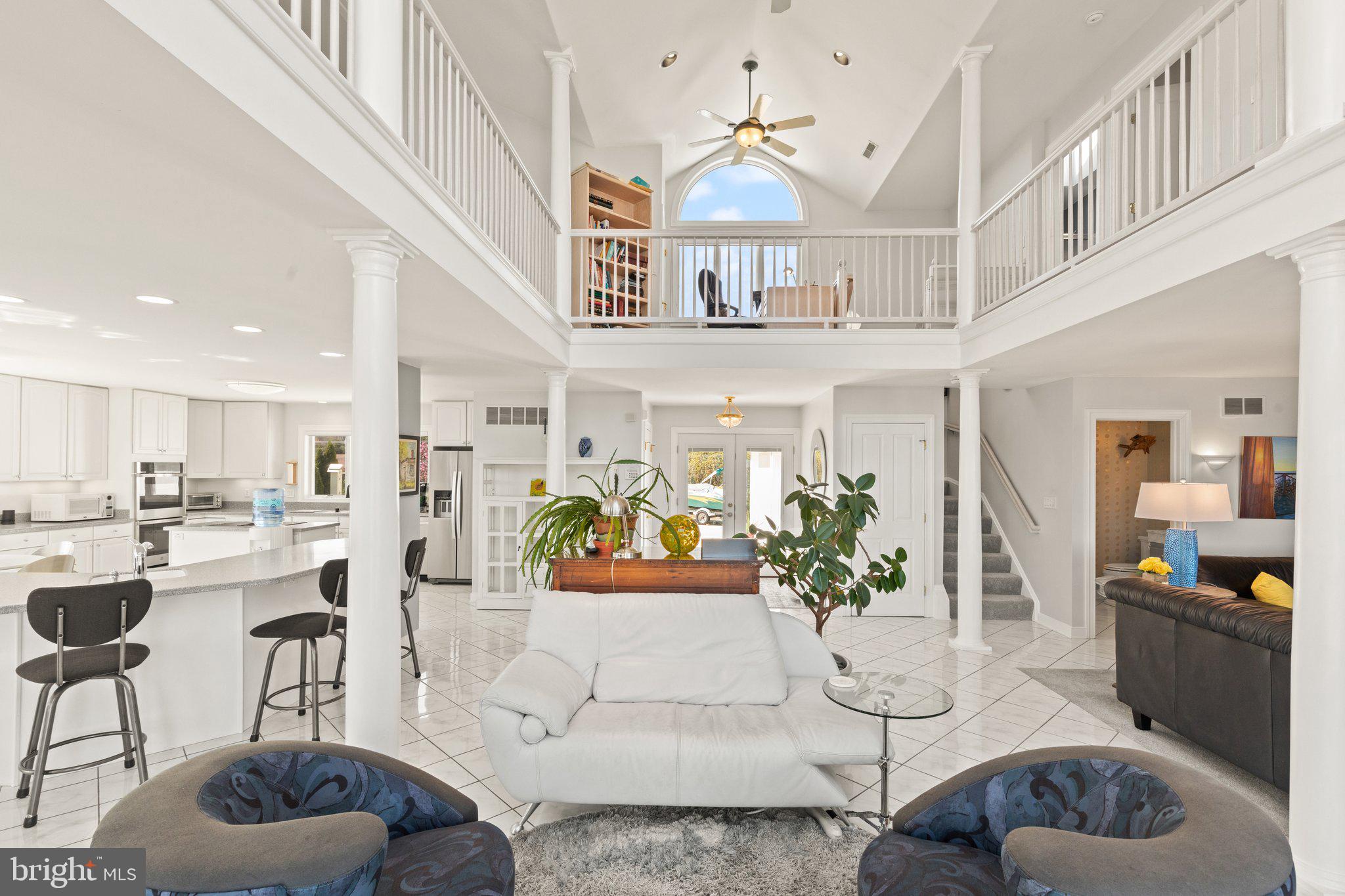 WILLOUGHBY BEACH - Residential