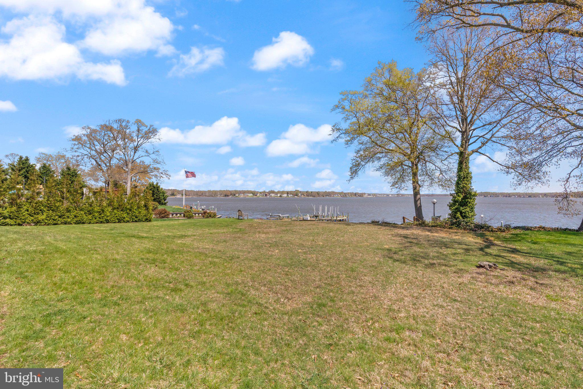 WILLOUGHBY BEACH - Residential