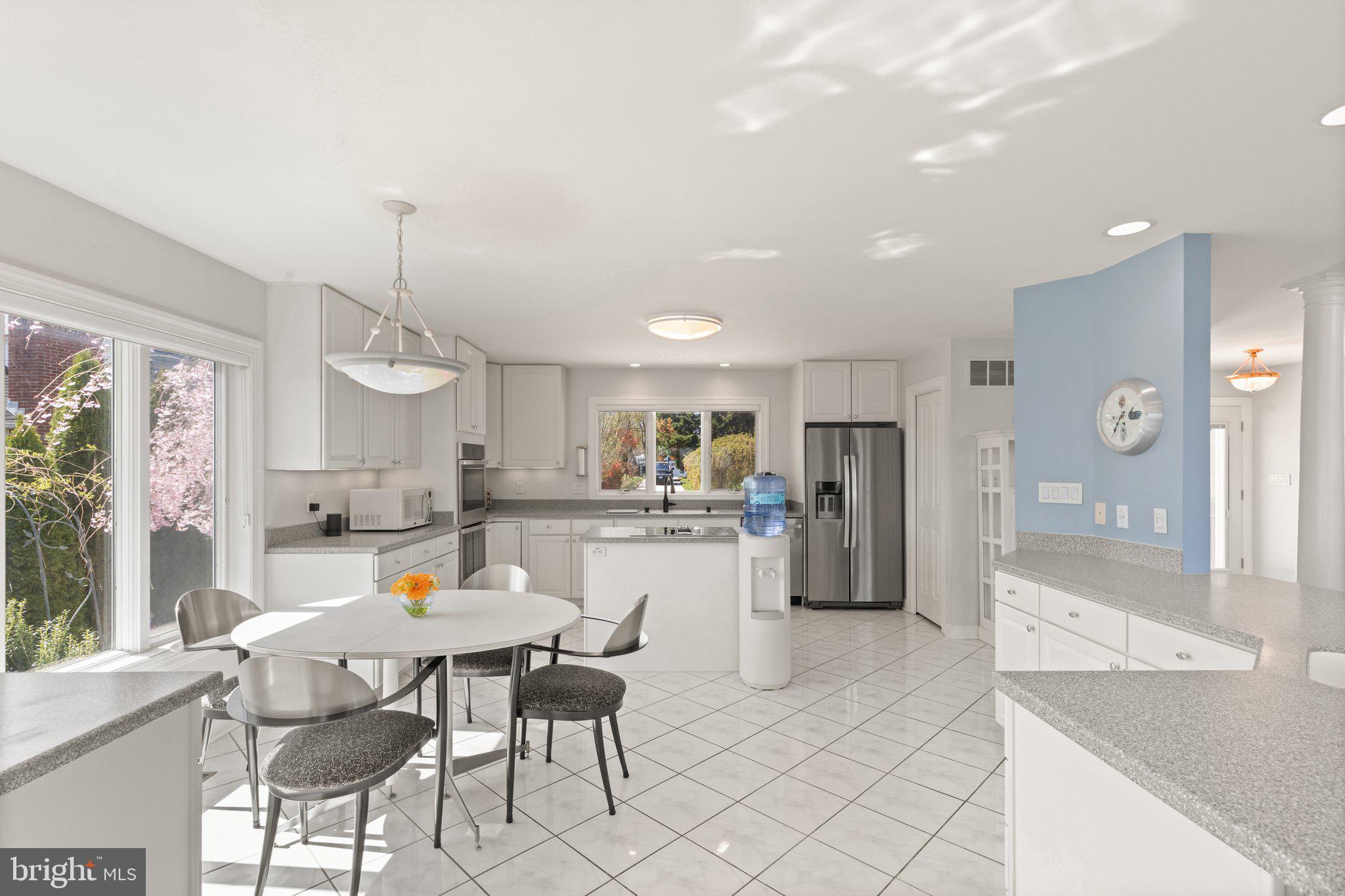 WILLOUGHBY BEACH - Residential