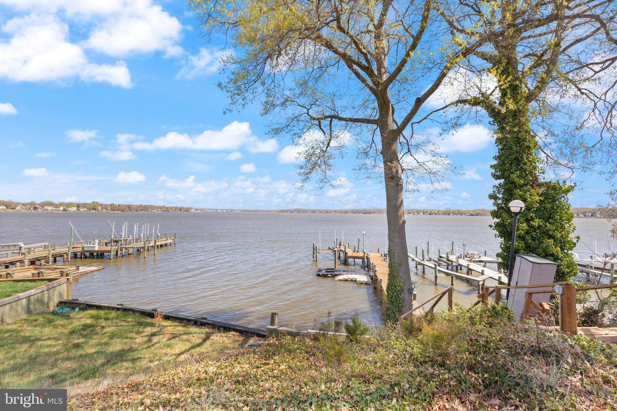 WILLOUGHBY BEACH - Residential