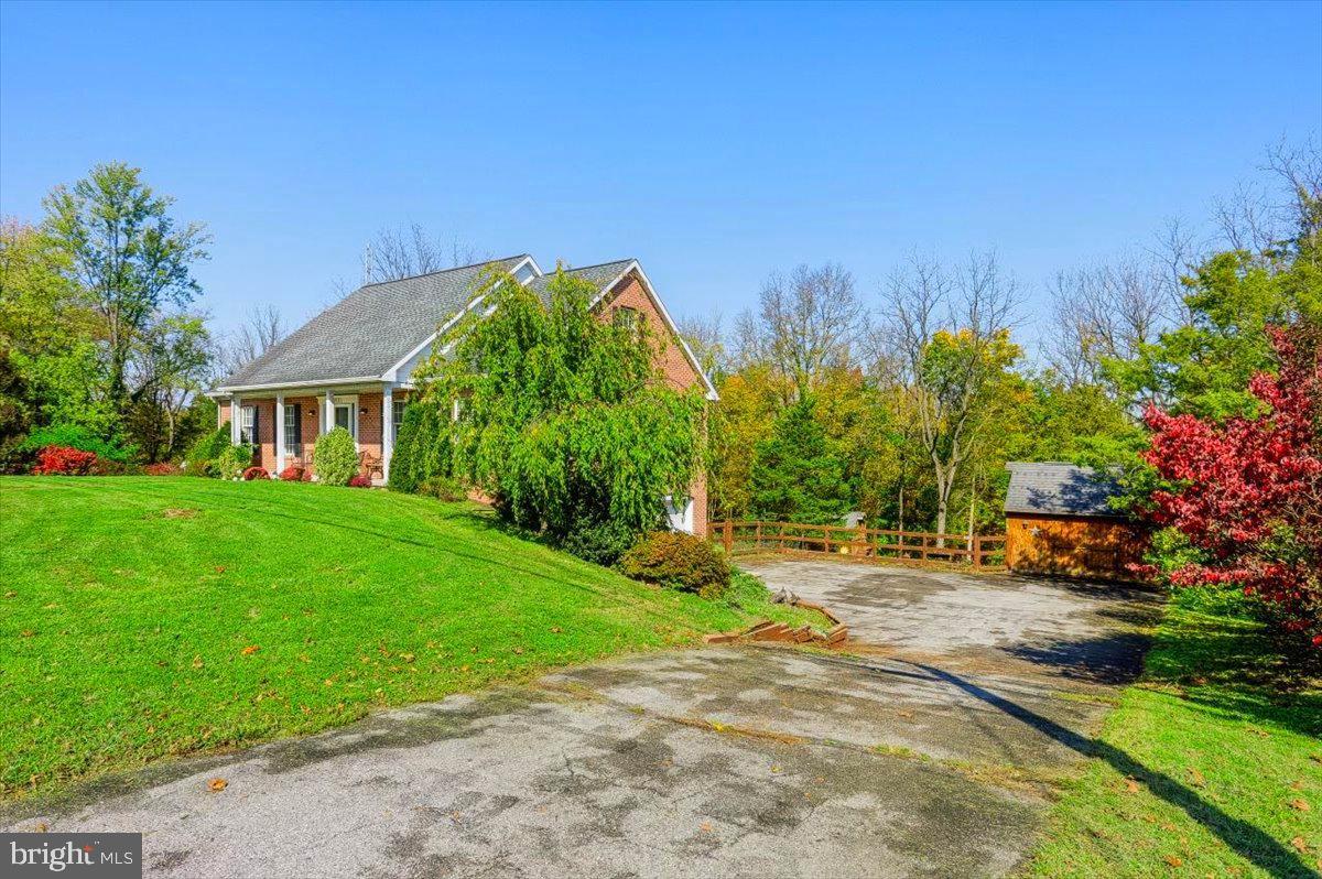 2951 BUCHANAN TRAIL WEST