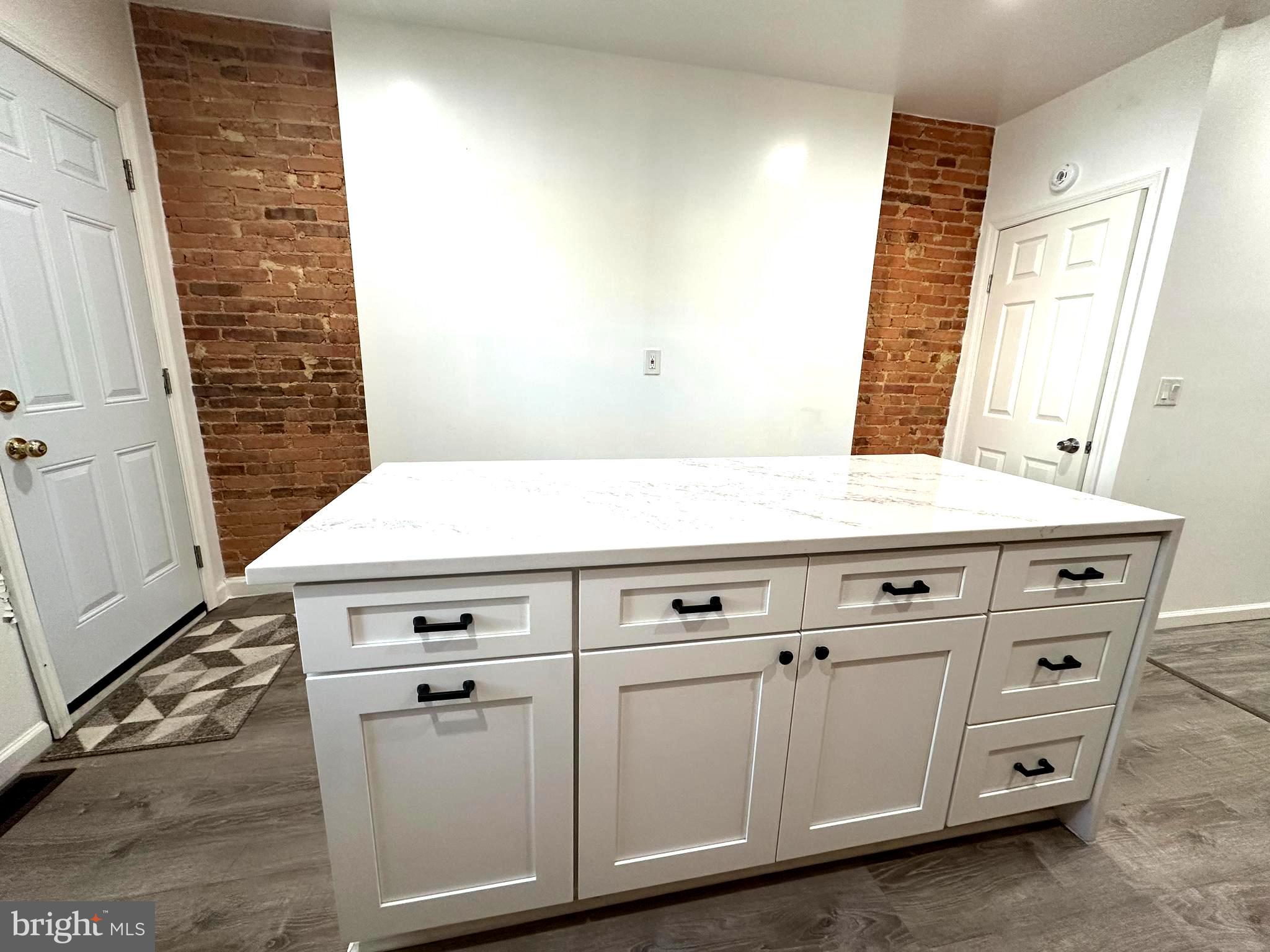 SAINT AGNES - Residential Lease