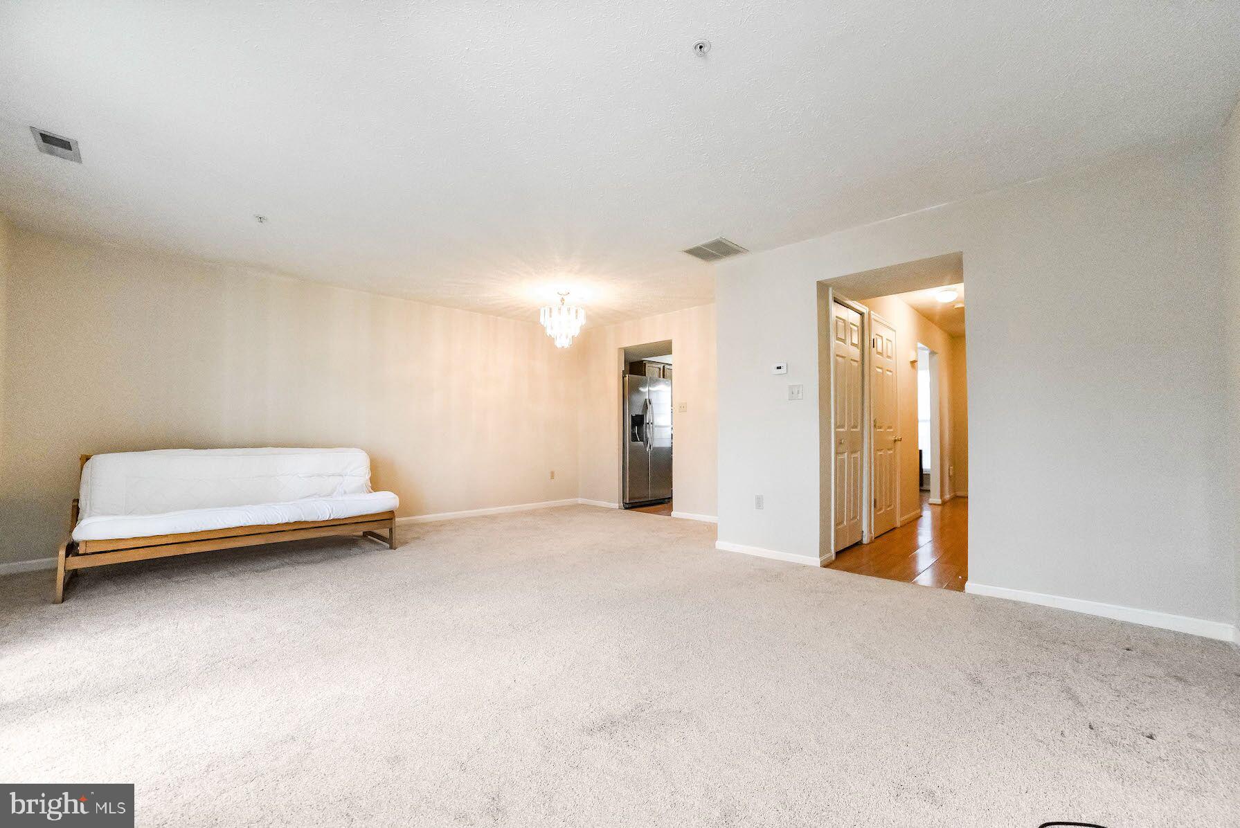 SOUTHGATE CENTER - Residential