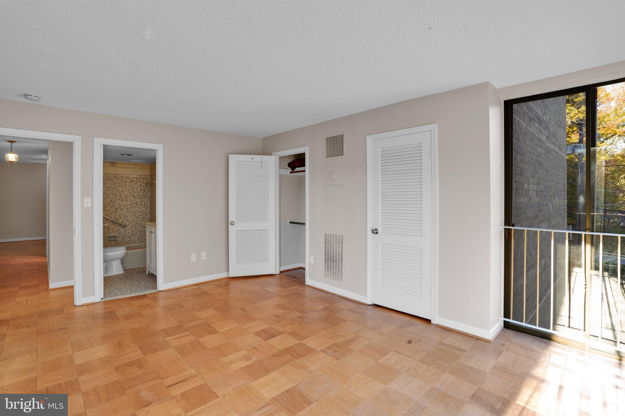 SILVER SPRING - Residential Lease