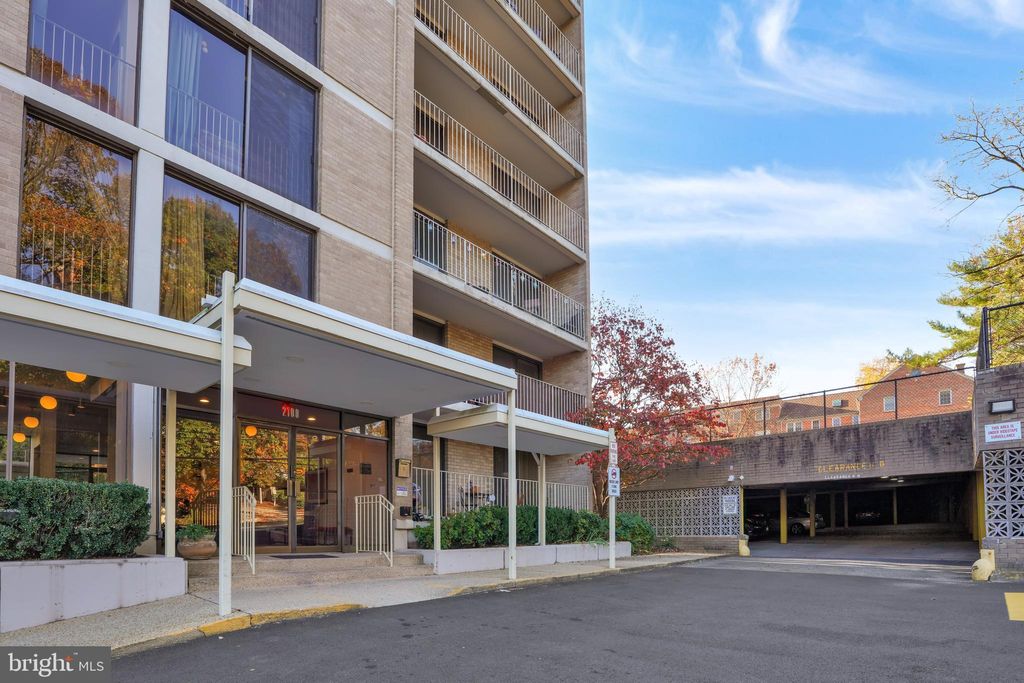 Photo of 2100 Washington Avenue #2B, SILVER SPRING, MD 20910 (MLS # MDMC2206726)