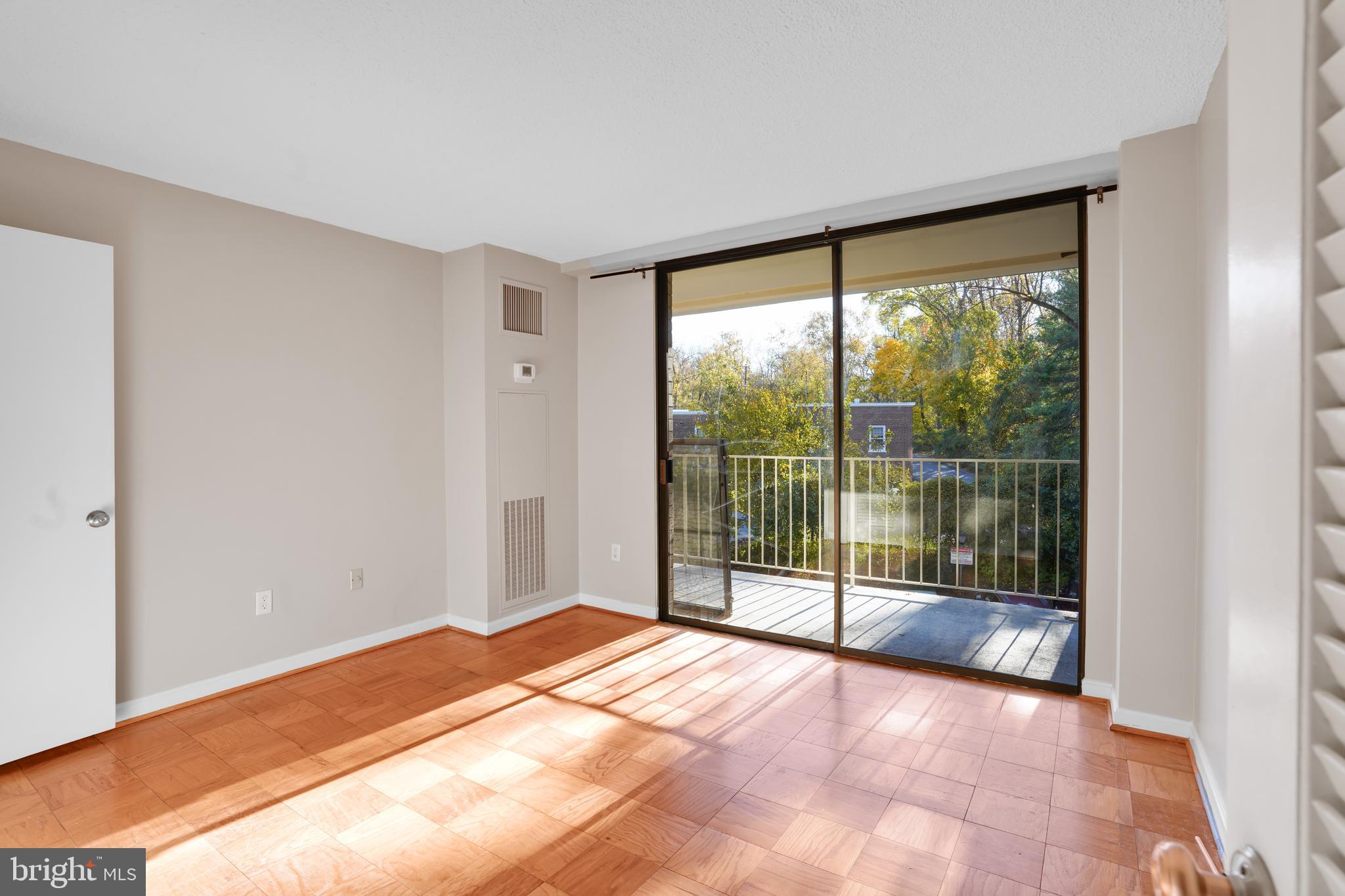 SILVER SPRING - Residential Lease