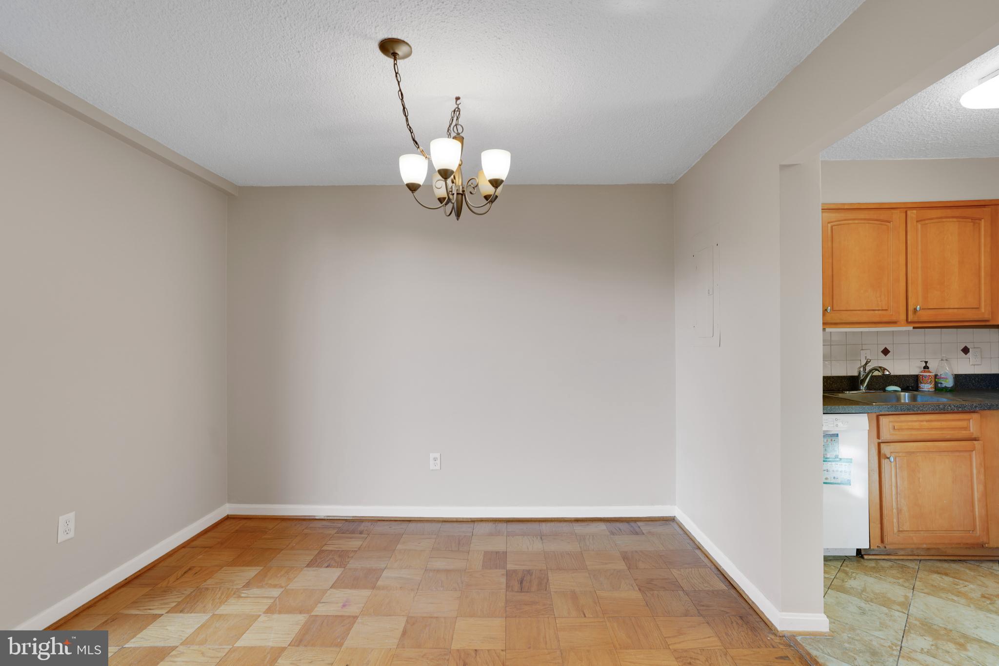 SILVER SPRING - Residential Lease